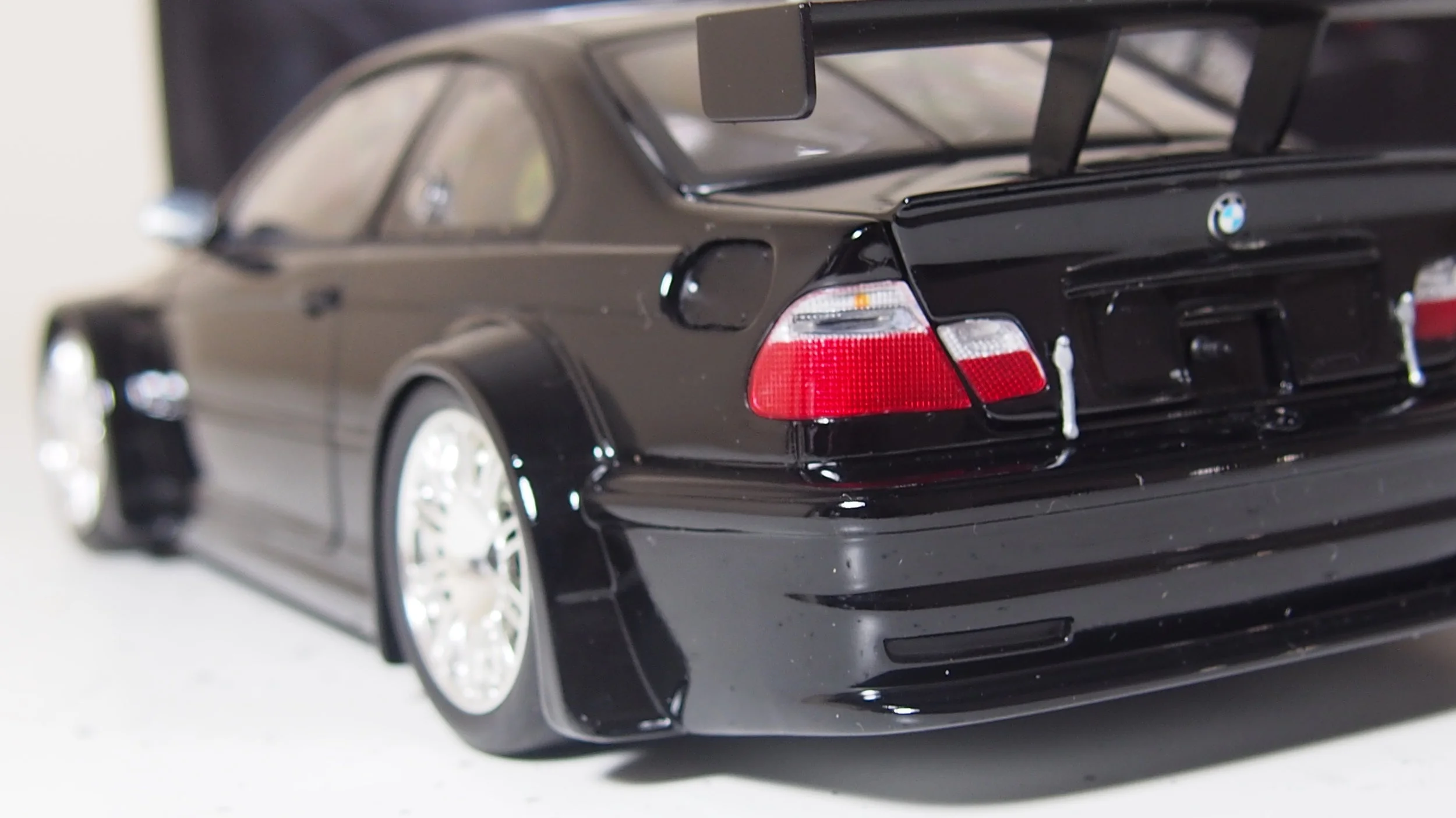 BMW M3 GTR STREET 2001 By minichamps 1:18 scale — CS-DIECAST-TUNING