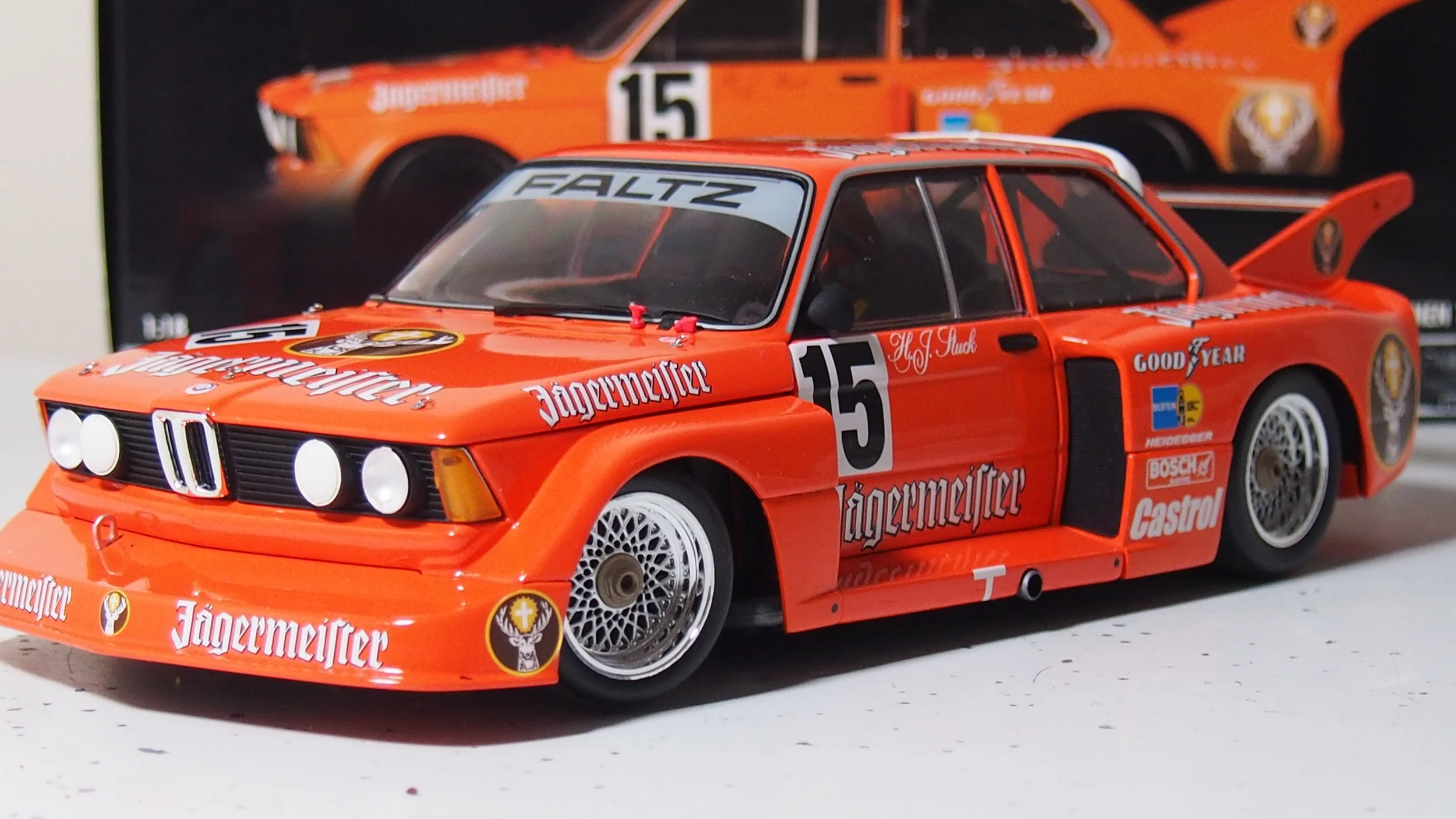 BMW 320i 1977 DRM by minichamps 1:18 scale — CS-DIECAST-TUNING