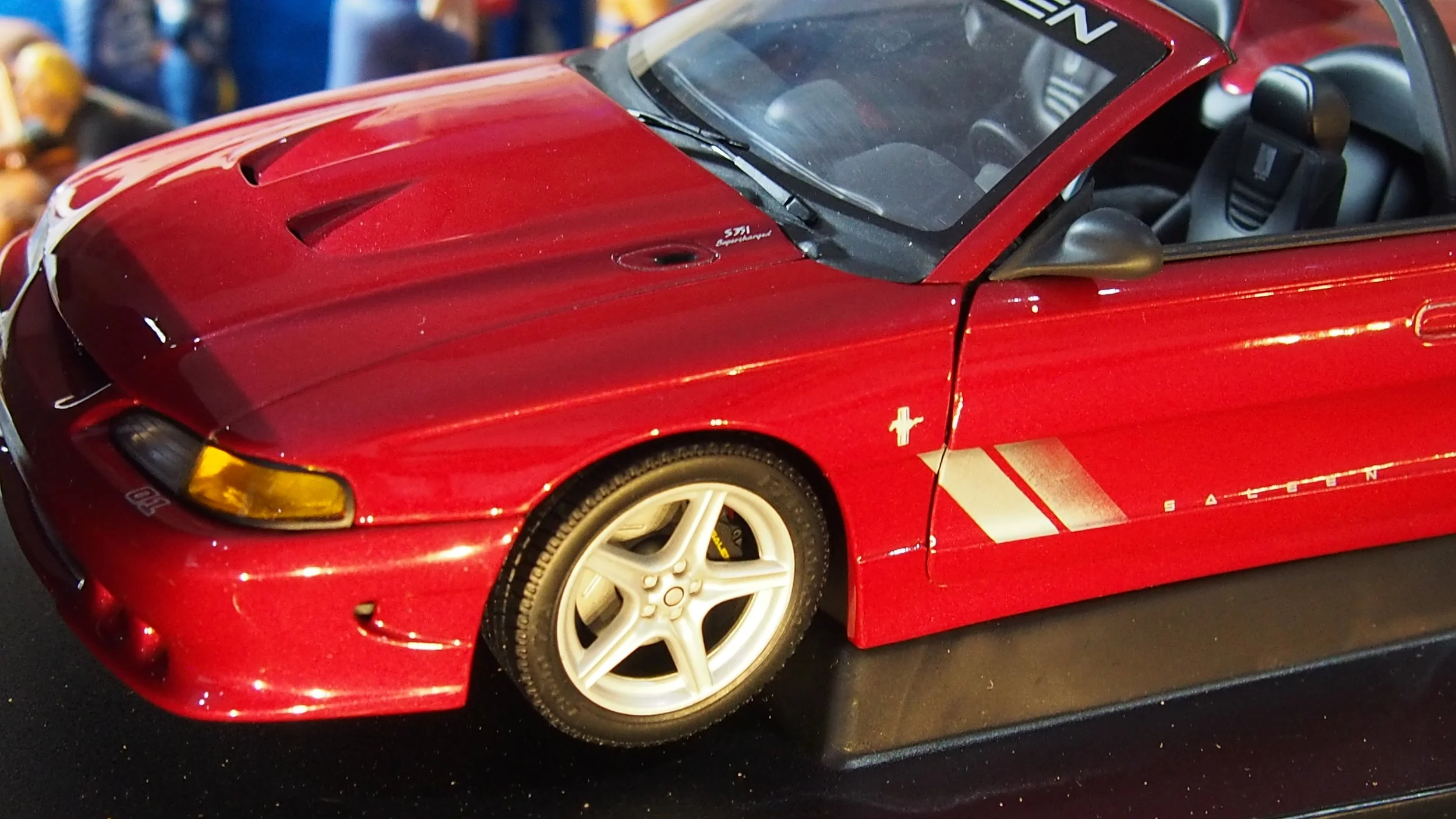 ミニカー 1/18 SALEEN Mustang S351 Convertible FORD MUSTANG