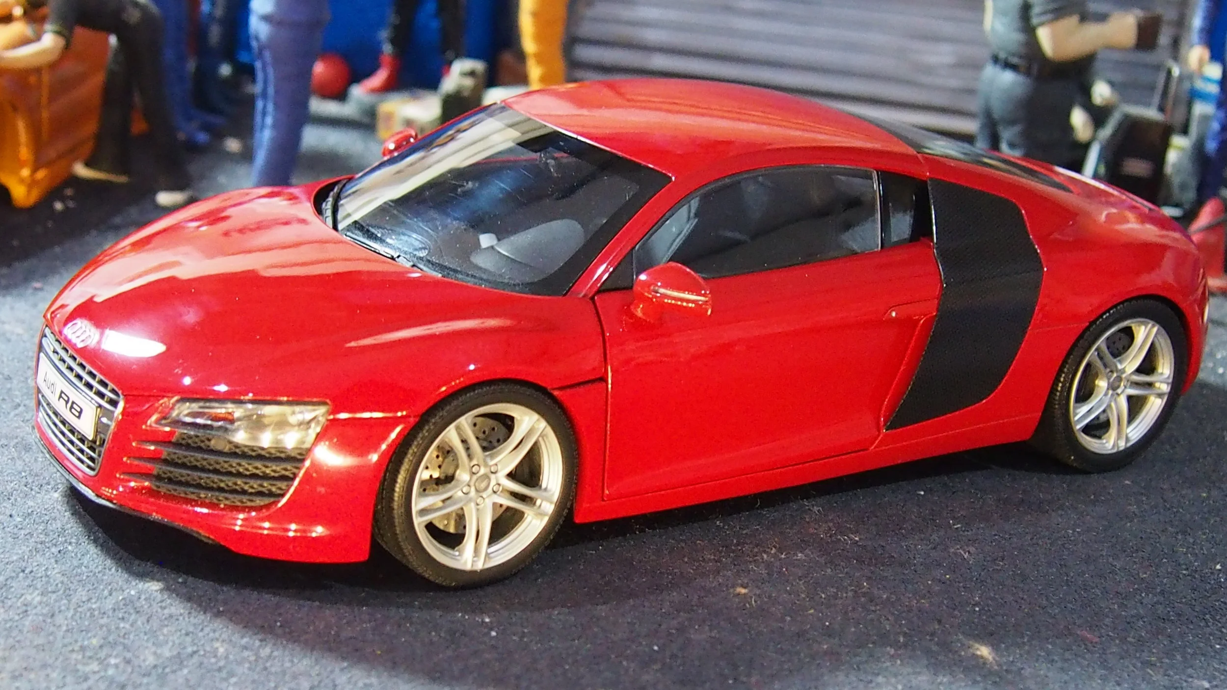 Kyosho 1:18 Audi R8 レッド KYOSHO 09217R2 Scale 1/18 | AUDI R8 5.2 FSI V10 SPIDER 2010 RED