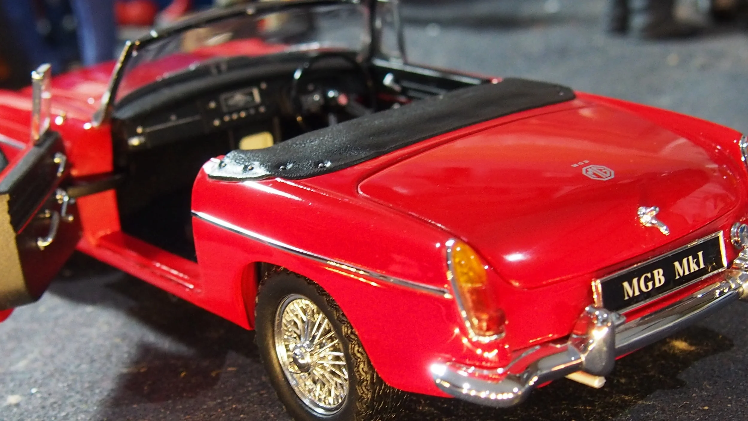 MK.1 MGB roadster by Kyosho 118 scale — CSDIECASTTUNING