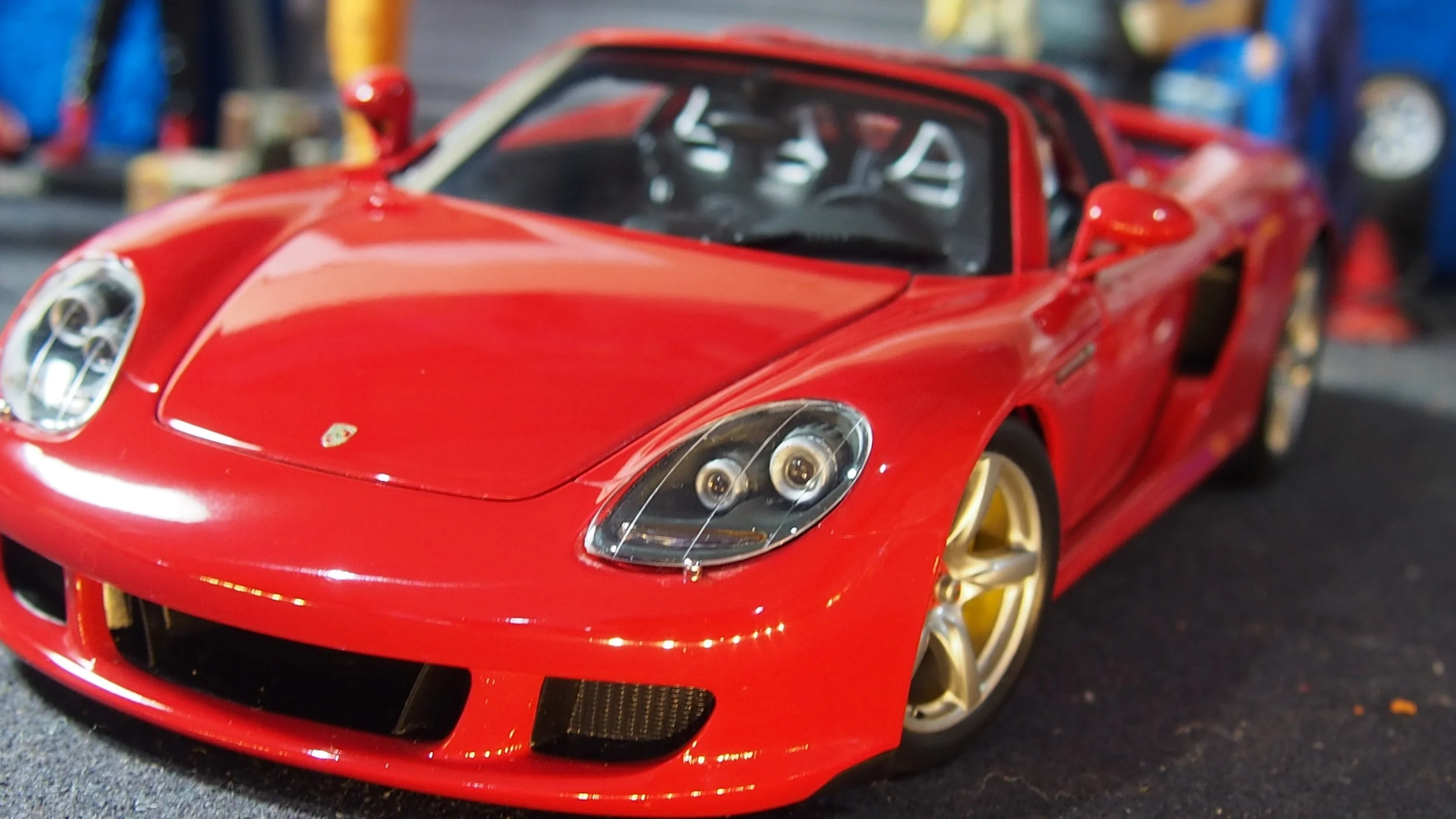 ミニカー MINICHAMPS Porsche Carrera GT 2004 1:18 REVIEW: MiniChamps 1:18 Porsche Carrera GT - Silver Metallic - YouTube