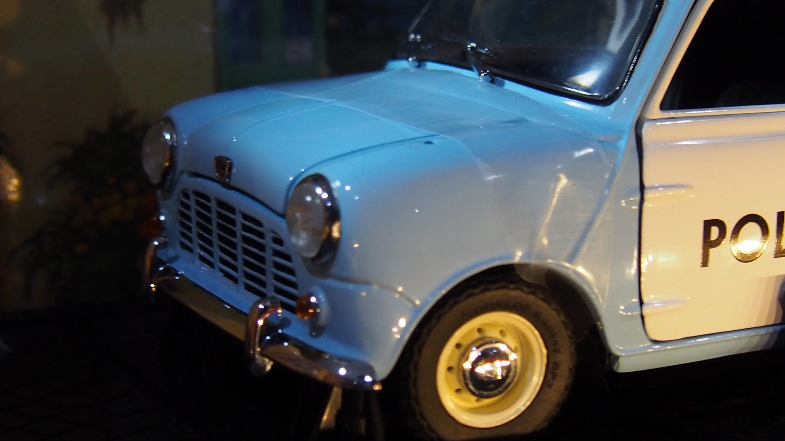 Austin Mini Police Van by kyosho 1:18 scale boxed — CS