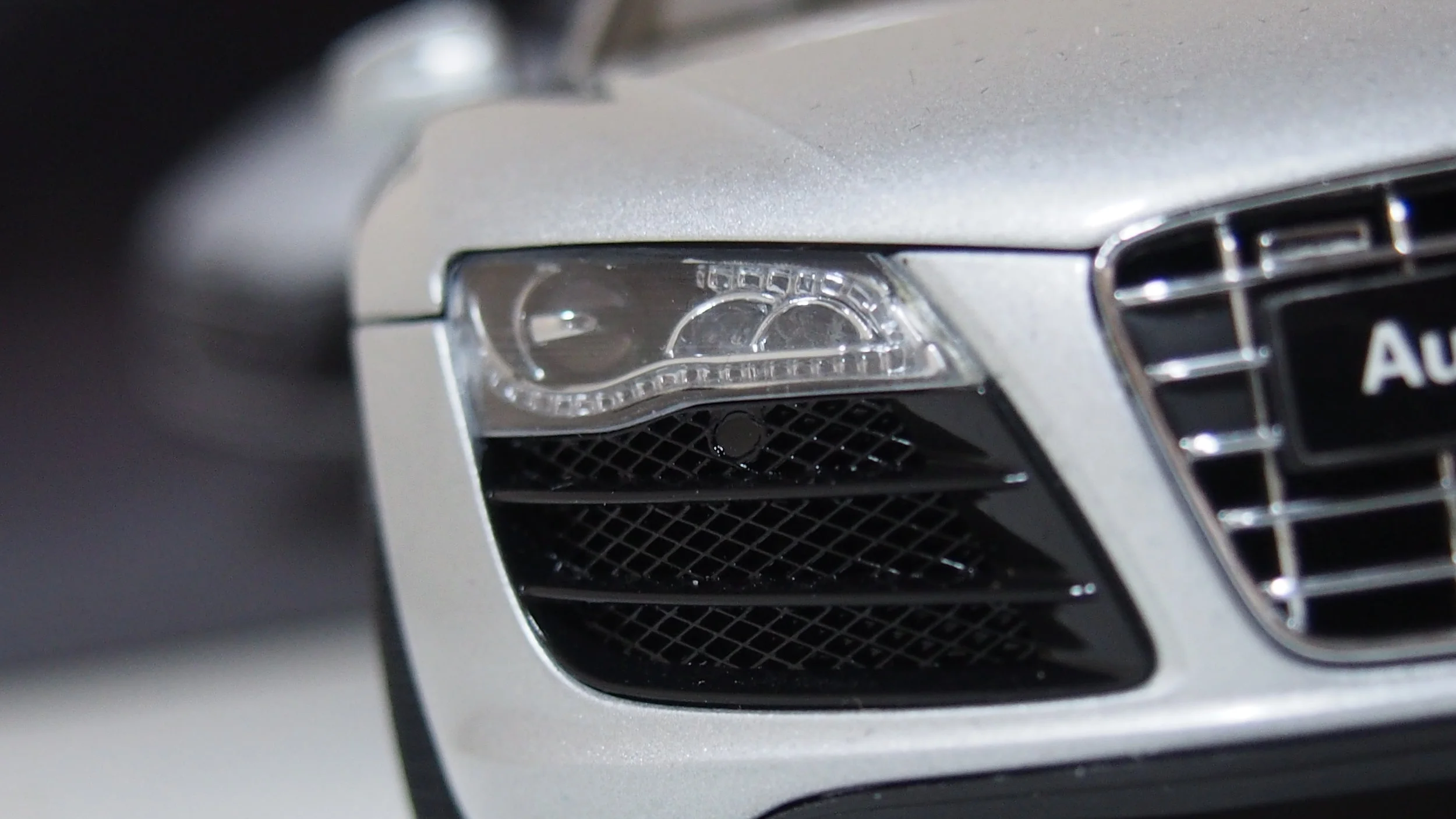 Audi R8 5.2 FSI V10 Spider 2010 ,1:18 scale various by