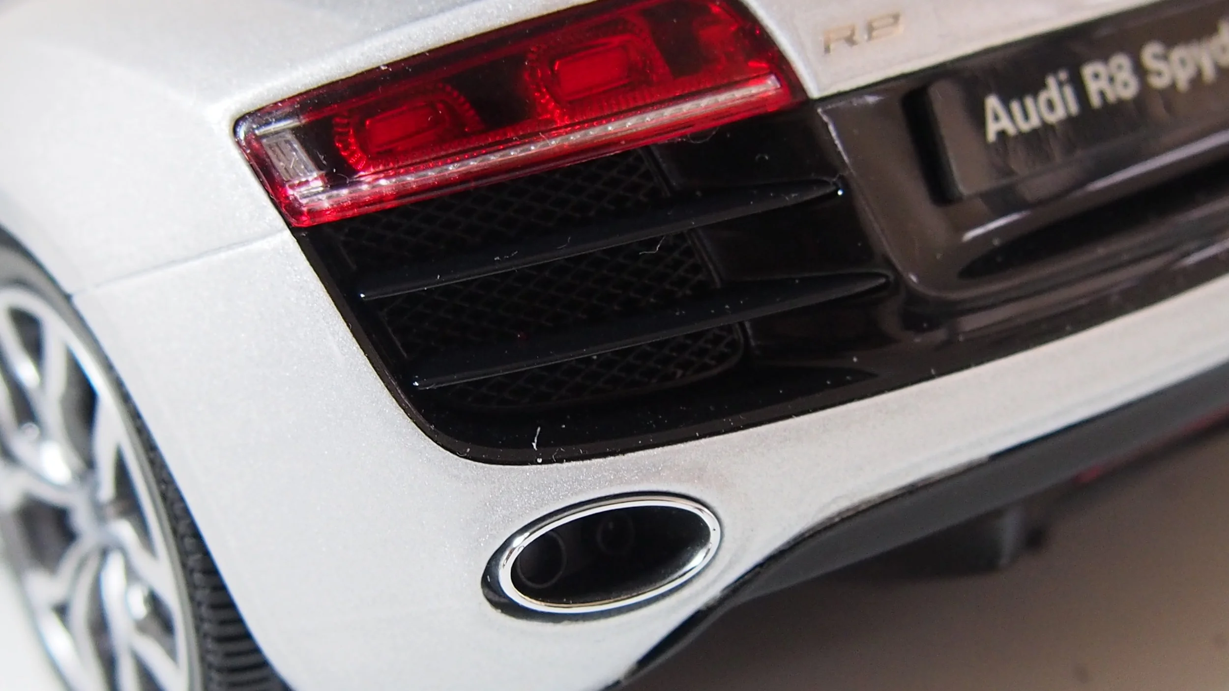 Audi R8 5.2 FSI V10 Spider 2010 ,1:18 scale various by