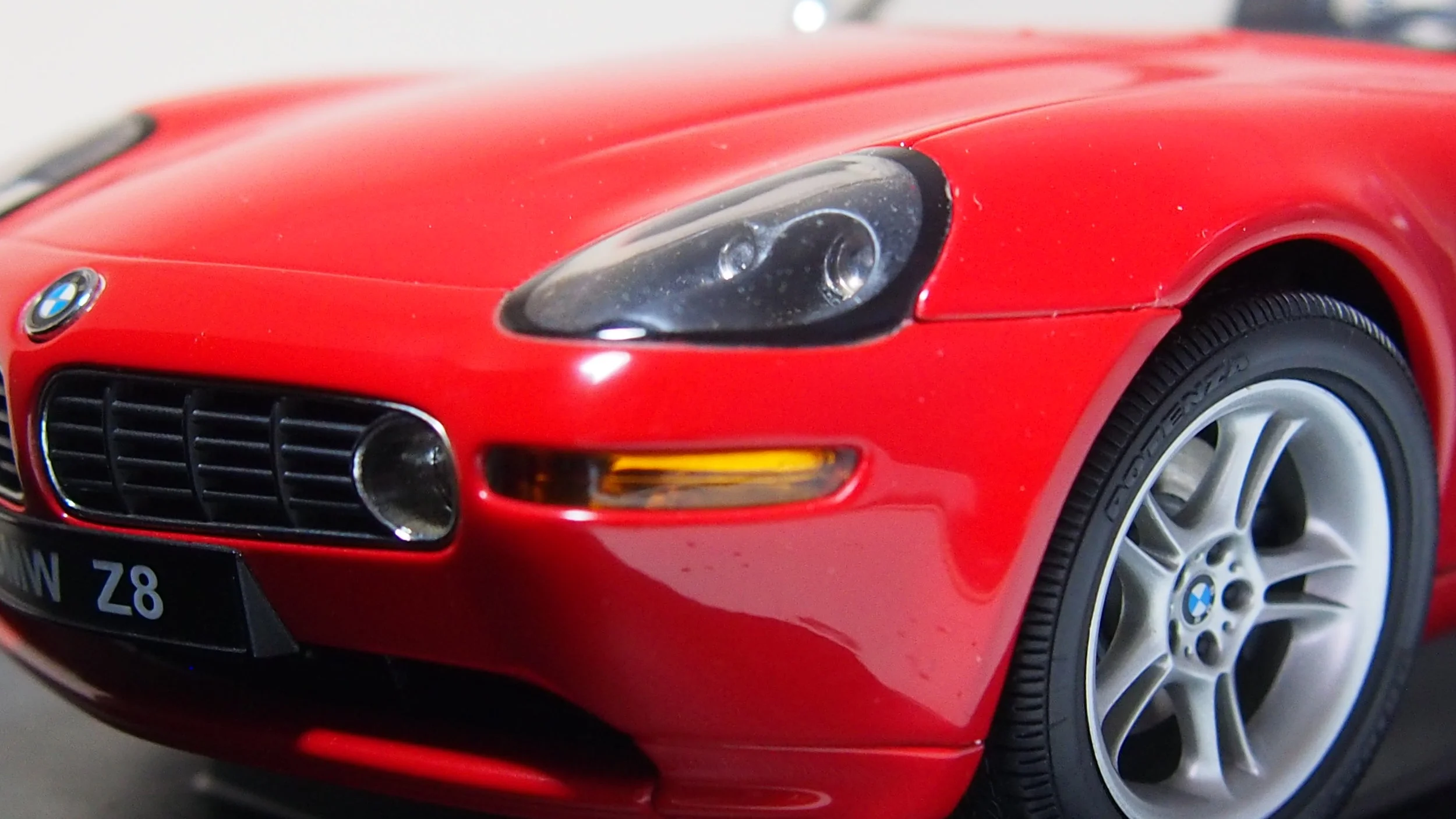 BMW Z8 roadster boxed by AutoArt 1:18 scale — CS-DIECAST-TUNING