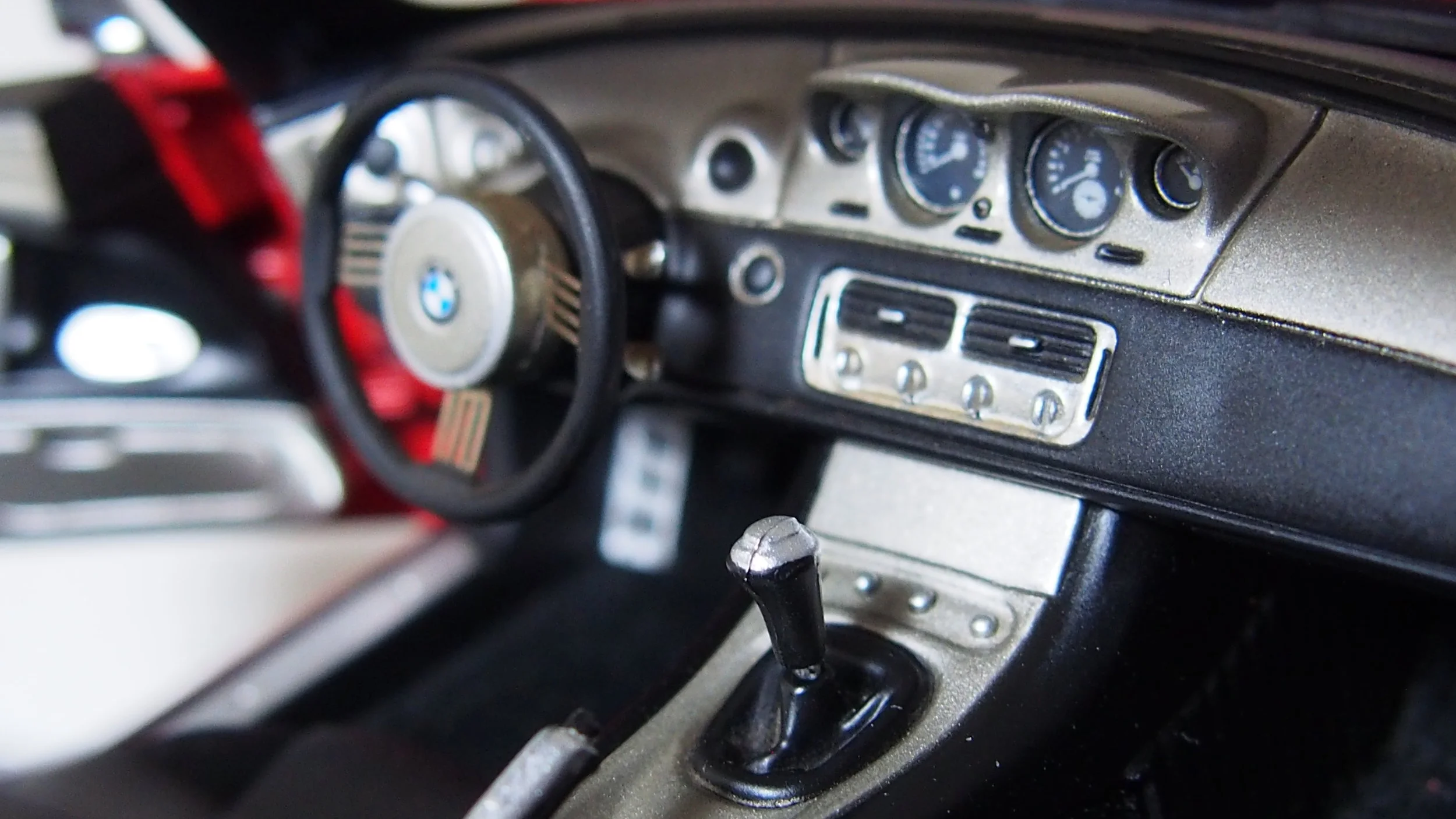 BMW Z8 roadster boxed by AutoArt 1:18 scale — CS-DIECAST-TUNING