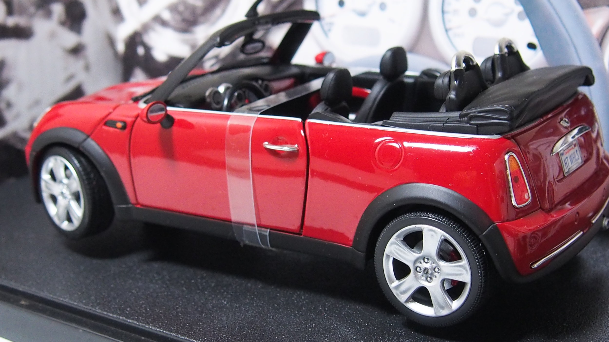 BMW Mini cooper convertible by Hotwheels boxed — CS-DIECAST-TUNING