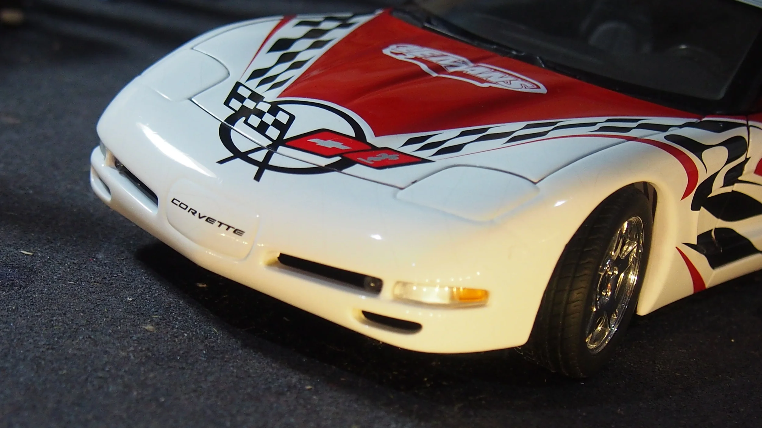 Chevrolet corvette C5 pace car by UT boxed, 1:18 scale model