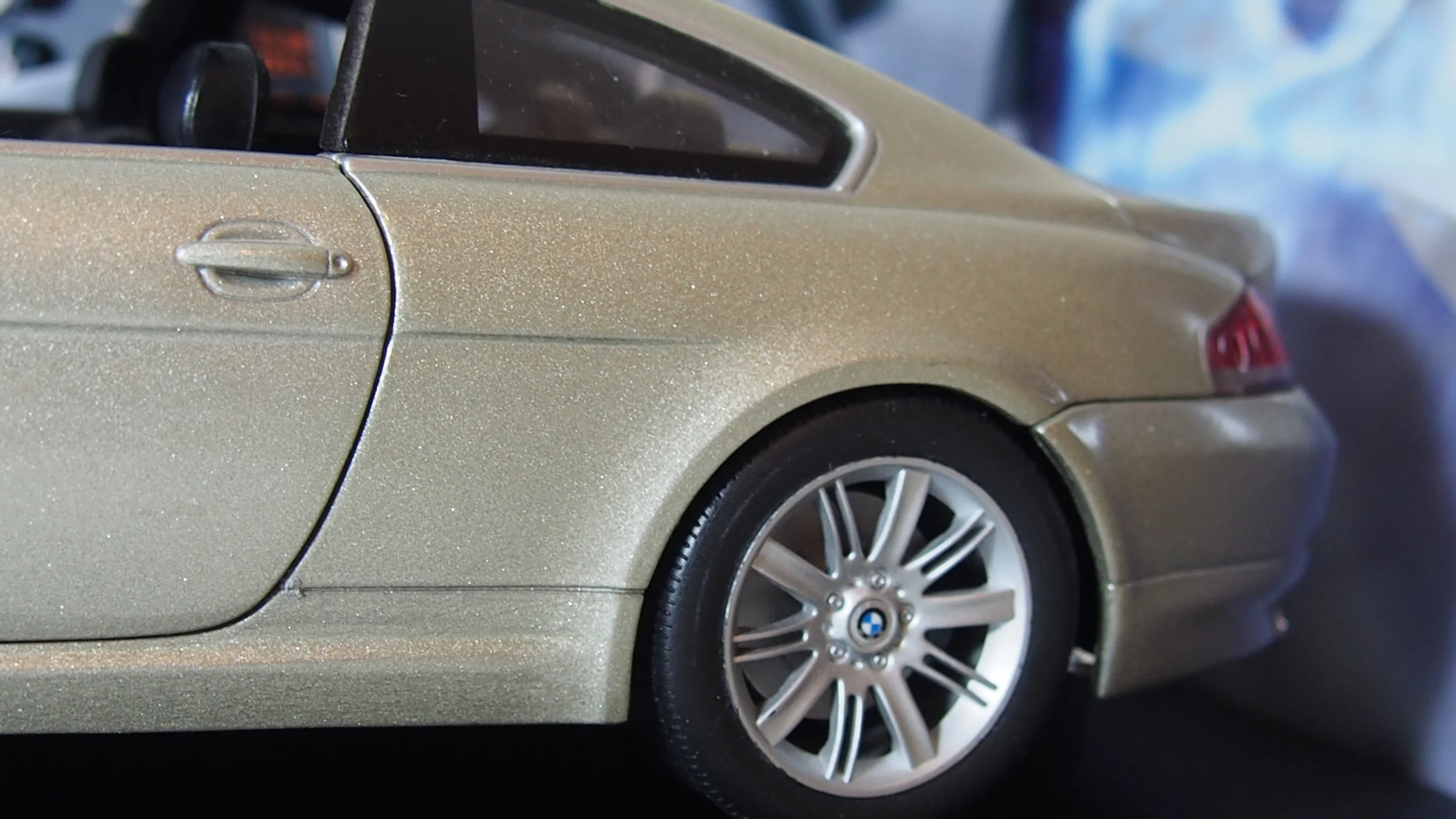BMW 645Ci coupe by Hotwheels 1:18 scale boxed — CS-DIECAST-TUNING