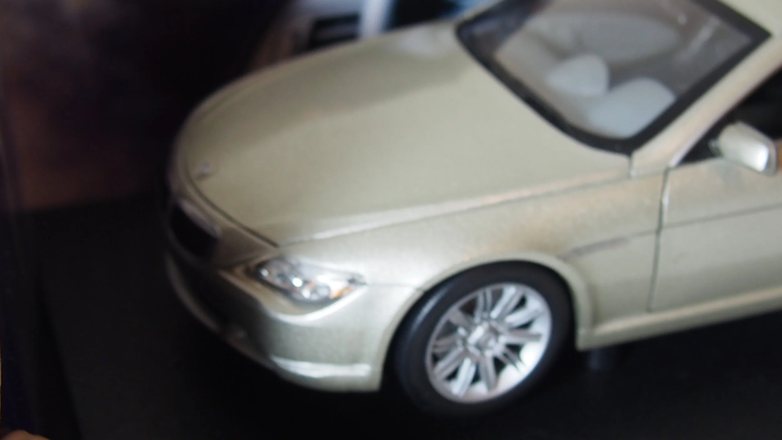 BMW 645Ci coupe by Hotwheels 1:18 scale boxed — CS-DIECAST-TUNING