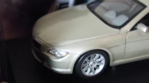Voiture b m w 645 ci échelle 1/18 - Collection