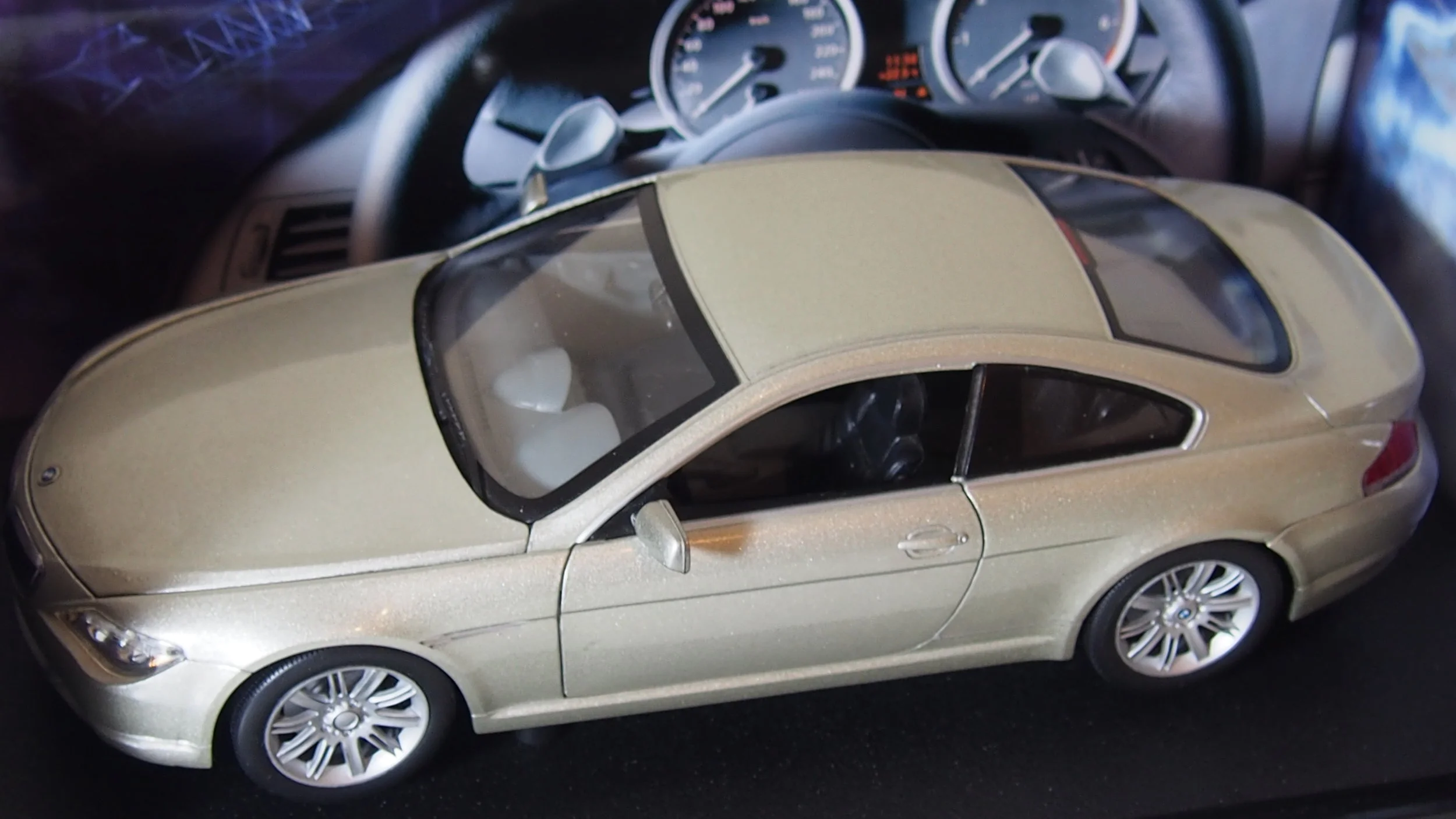 BMW 645Ci coupe by Hotwheels 1:18 scale boxed — CS-DIECAST