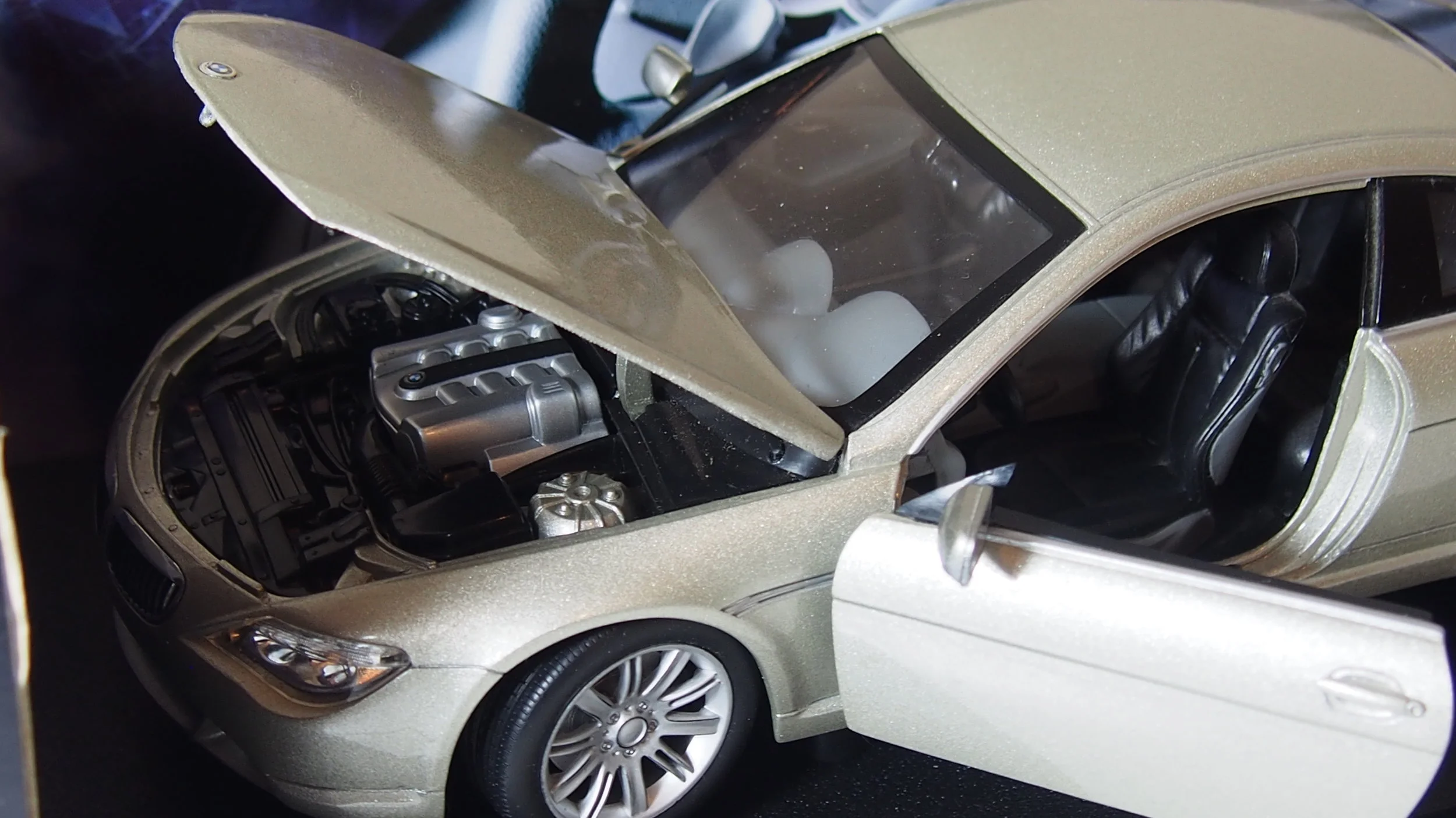 ★★ Hot Wheels ホットウィール BMW 645ci 銀 1/18 Hot Wheels ホットウィール BMW 645ci 銀 1/18 Hot Wheels