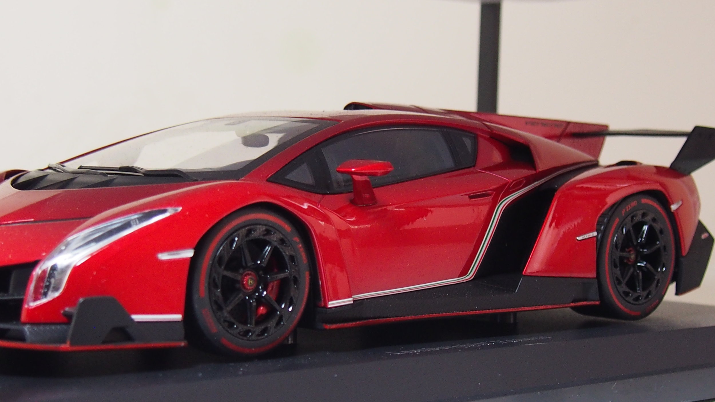 Lamborghini Veneno Lp750 4 By Kyosho 1 18 Scale Cs Diecast Tuning