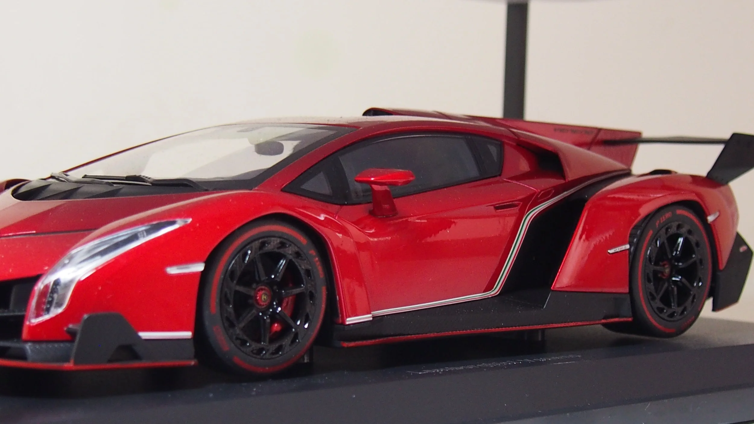 lamborghini veneno diecast 1 18