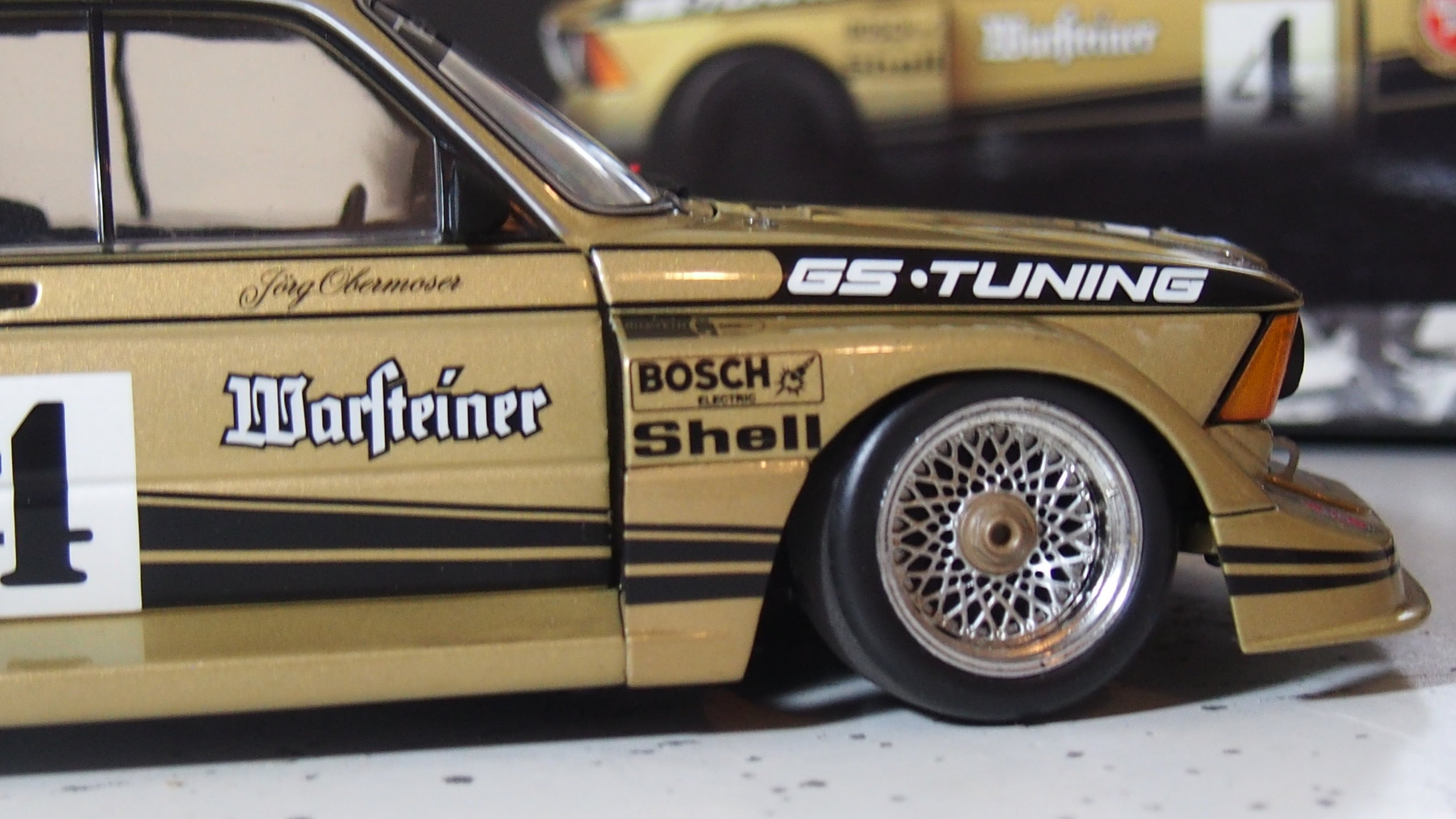 BMW 320i 1977 DRM by minichamps 1:18 scale — CS-DIECAST-TUNING