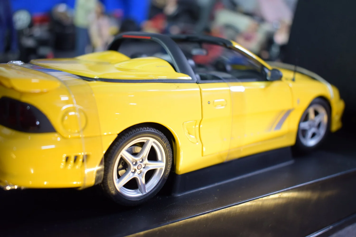 ミニカー 1/18 SALEEN Mustang S351 Convertible FORD MUSTANG SALEEN S351 CONVERTIBLE YELLOW AUTOart 1:18