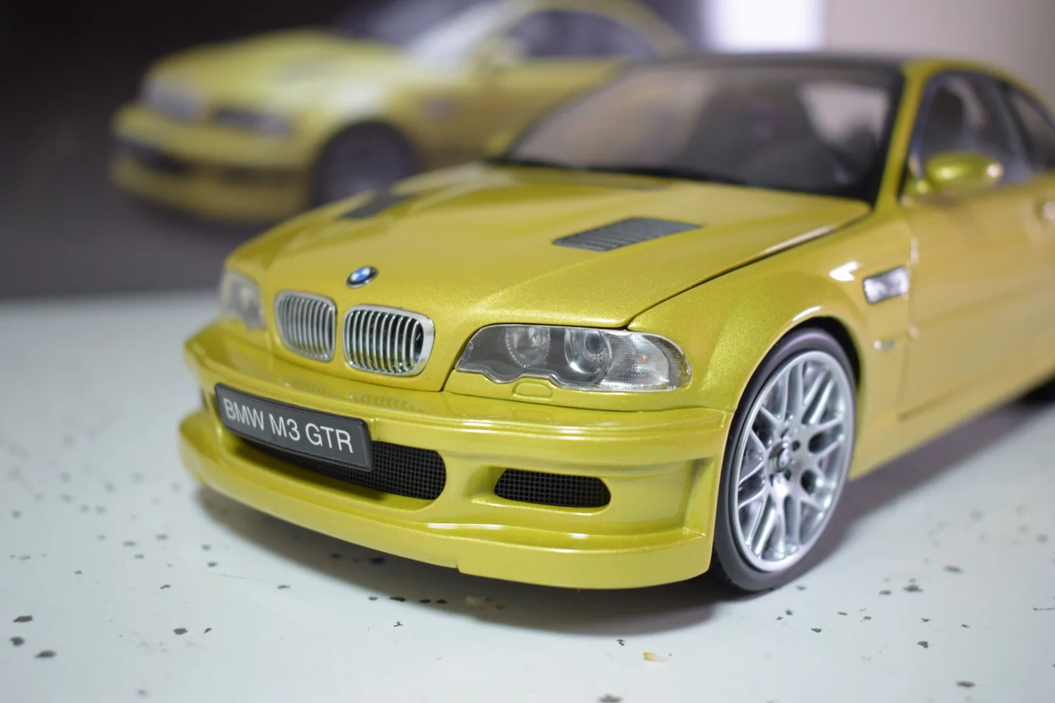 未開封 1/18 BMW M3 GTR Street 2001 yellow（1/18 MINICHAMPS