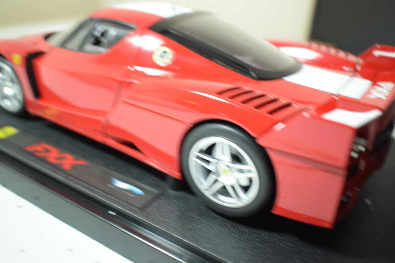 Ferrari Enzo FXX By hotwheels elite 1:18 scale — CS-DIECAST-TUNING