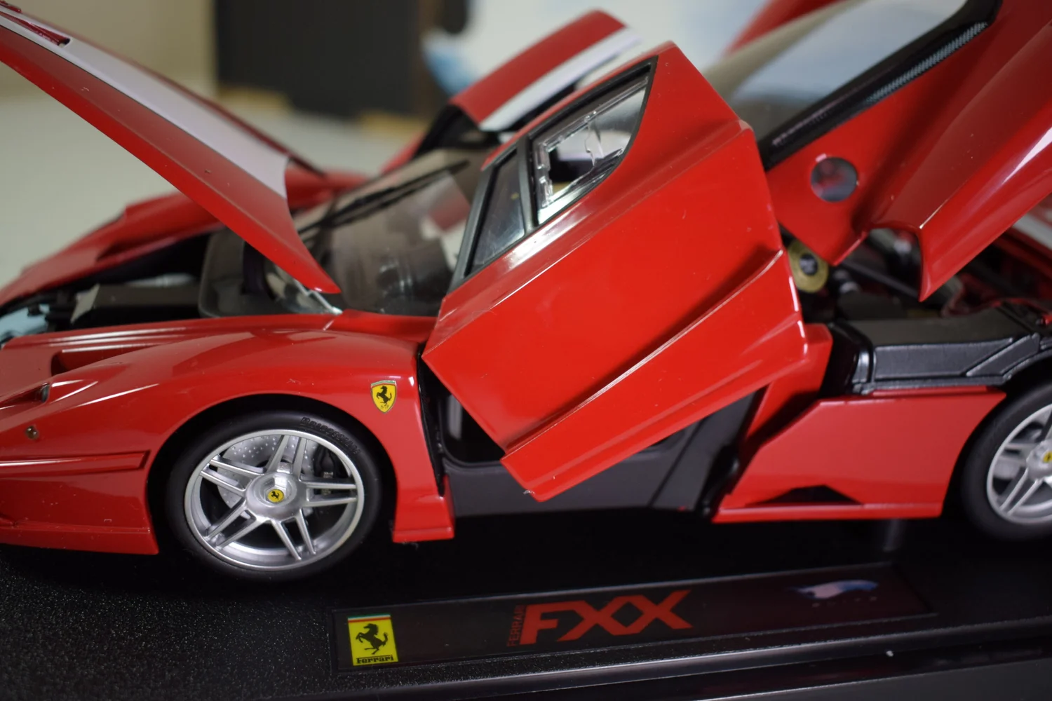 Ferrari Enzo FXX By hotwheels elite 1:18 scale — CS-DIECAST-TUNING