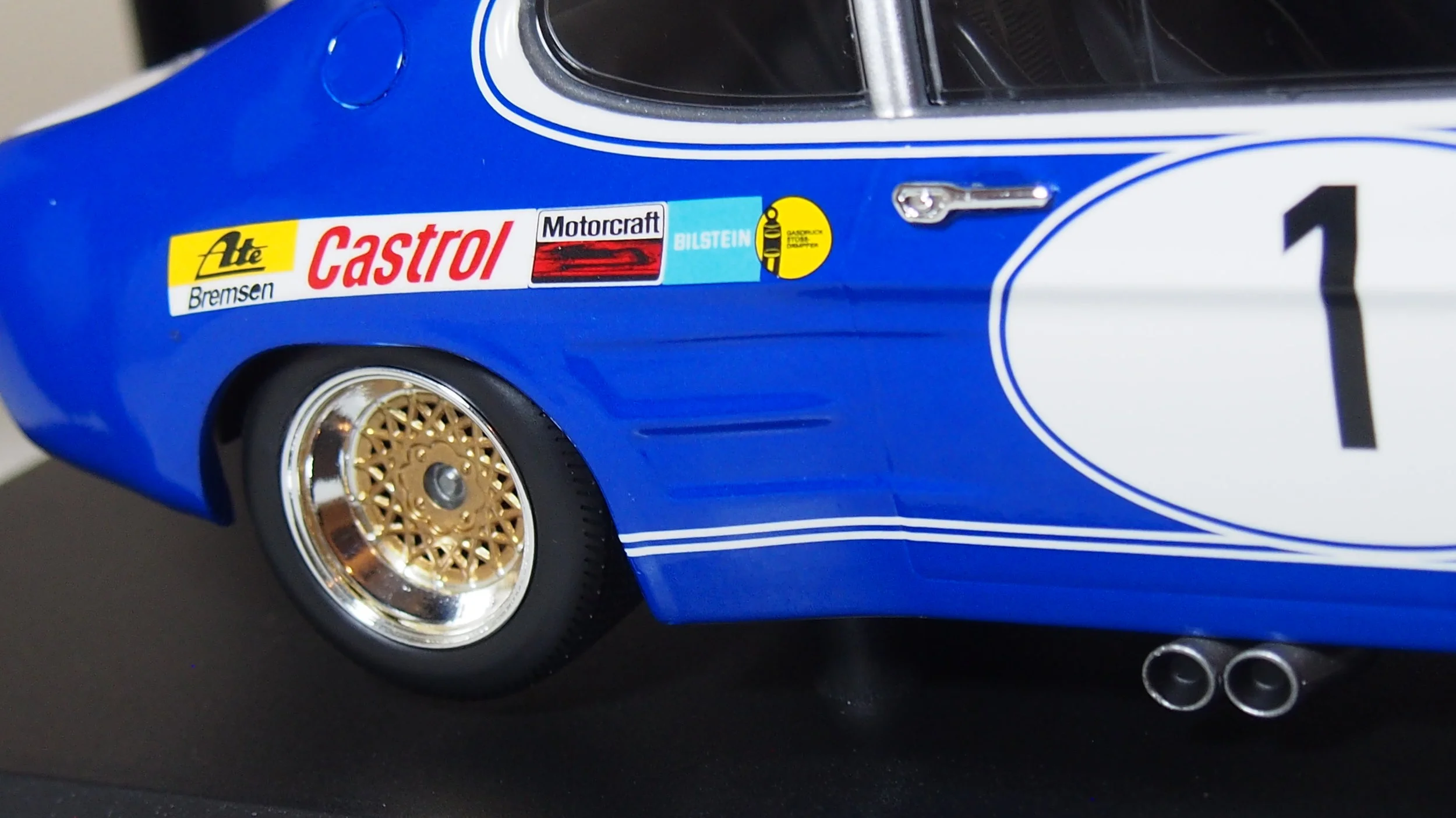 特価 MINICHAMPS (1/18) フォード Capri RS 2600 MK1 ford Capri RS 2600 limited edition by minichamps 1:18