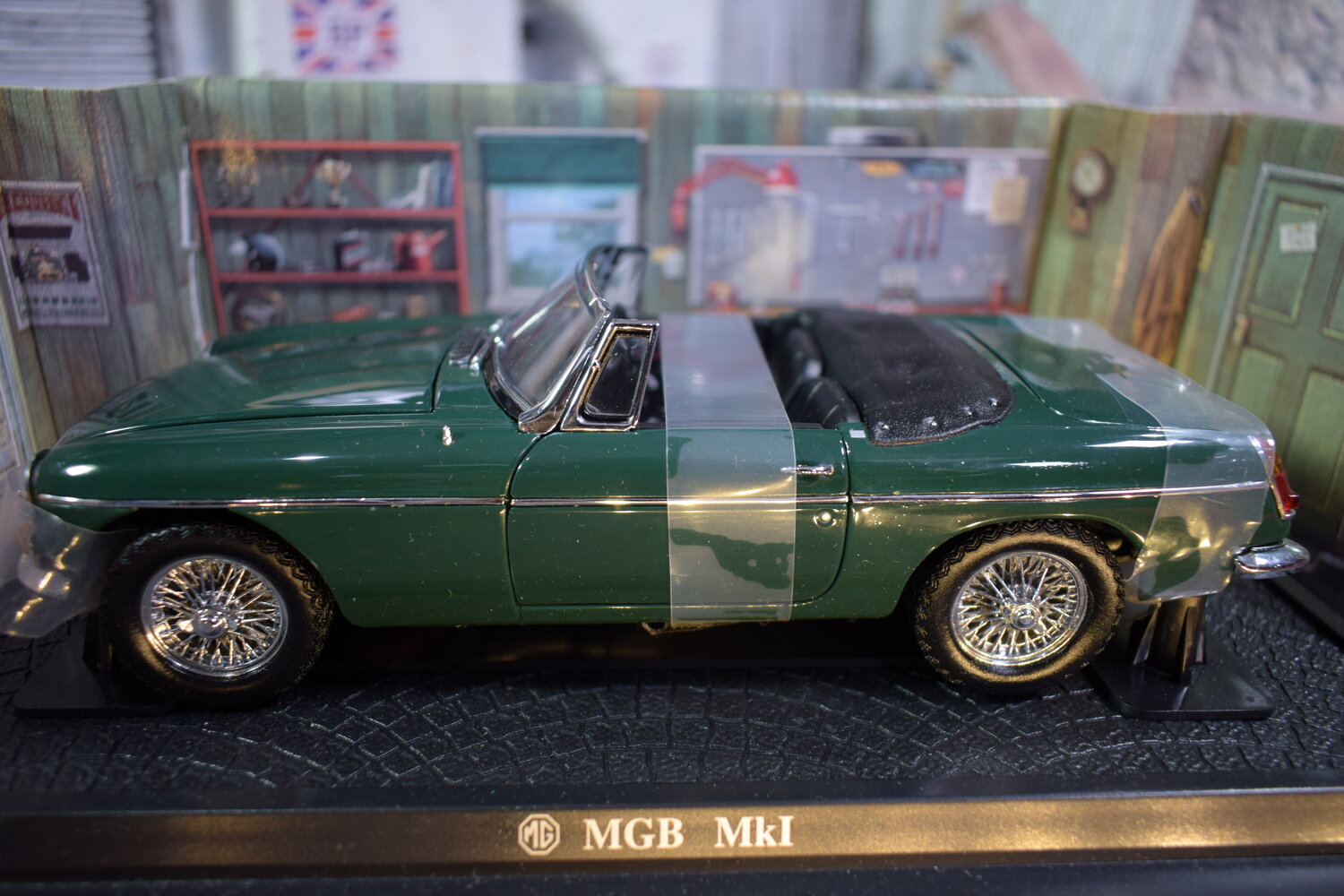 京商 MGB MK1 1/18 グリーン / ミニカー モデルカー(1:18 京商 MGB MK1 1/18 グリーン / ミニカー モデルカー(1:18