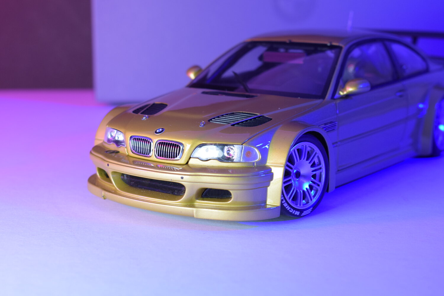 BMW M3 GTR STREET 2001 By minichamps 1:18 scale — CS-DIECAST-TUNING