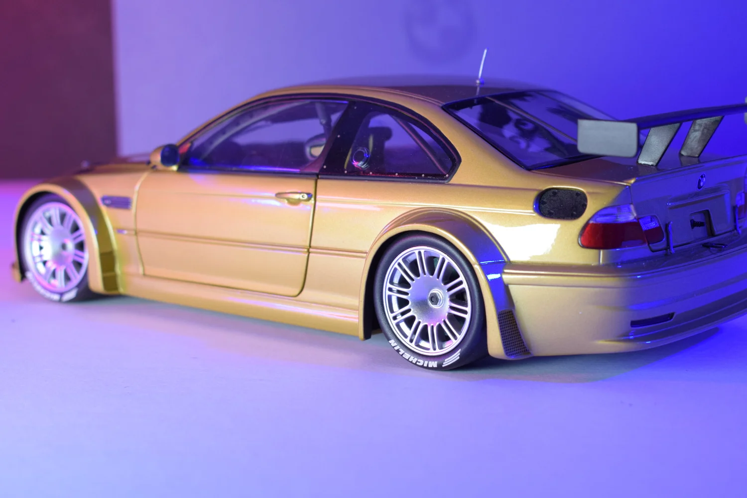 BMW M3 GTR STREET 2001 By minichamps 1:18 scale — CS-DIECAST-TUNING