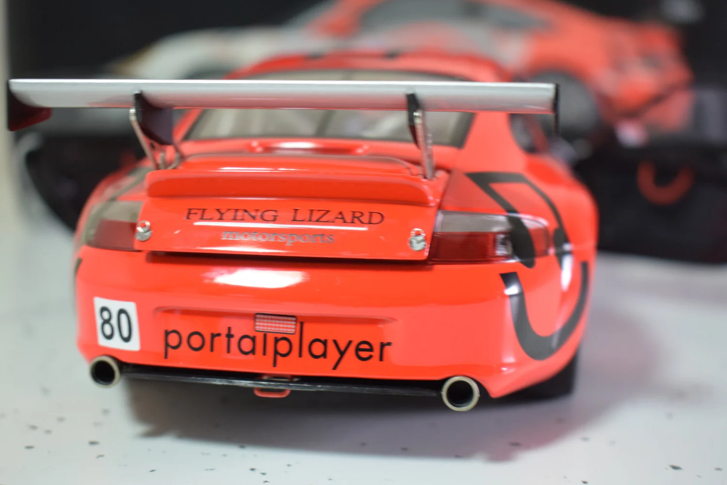 Minichamps 2023 Porsche 911 GT3 RS (992) Guards Red * RARE * 1:18 - Ne