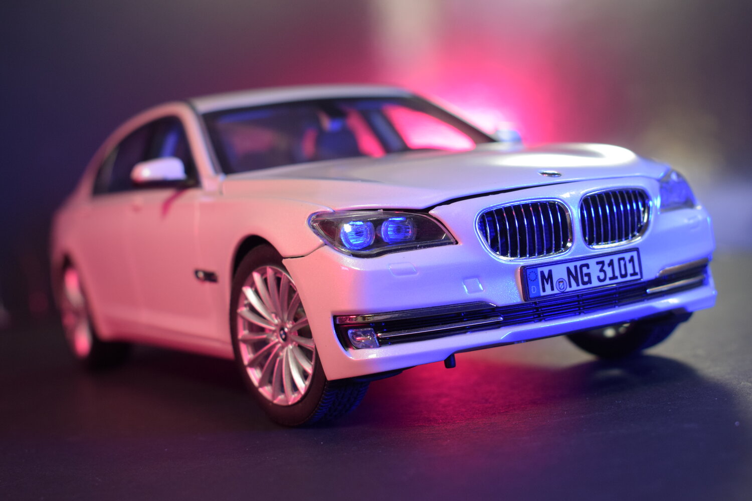 1/18 Scale BMW “7 Series Model Car”Limited Edition & Detailed