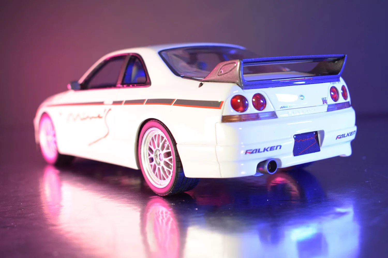 Nissan skyline GT-R (R33) Mines New Boxed BY Otto Models 1:18