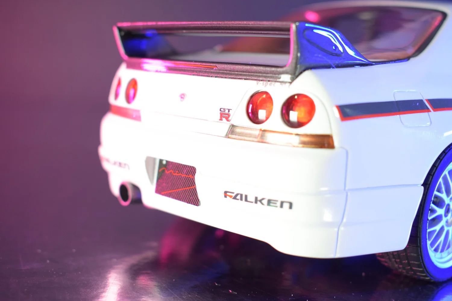 Nissan skyline GT-R (R33) Mines New Boxed BY Otto Models 1:18