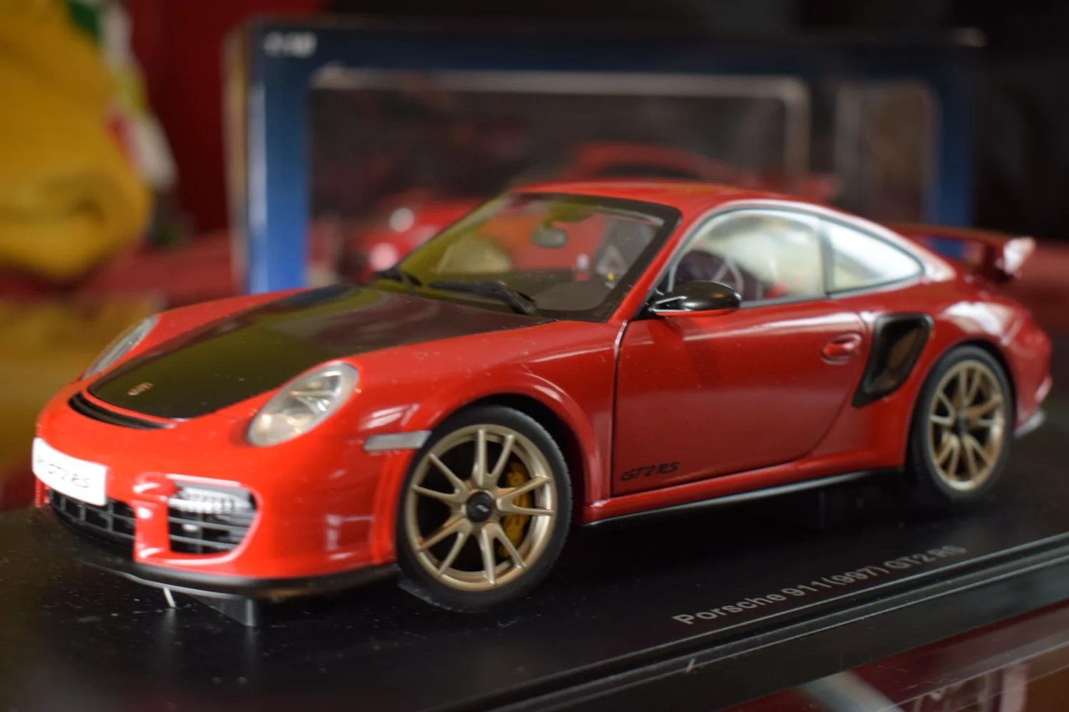 Porsche 911 (997) GT2 RS by Autoart model 1:18 scale — CS-DIECAST