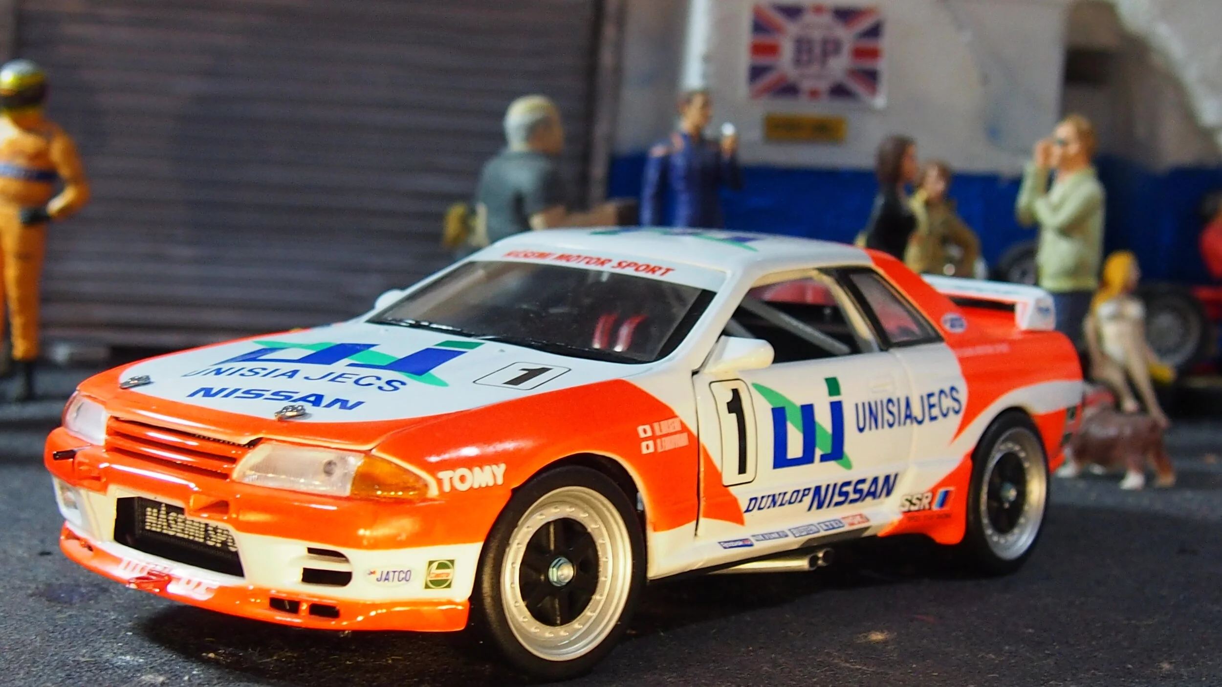 Nissan skyline GT-R R32 #1 Unisia Jecs by Kyosho 1:18 scale — CS