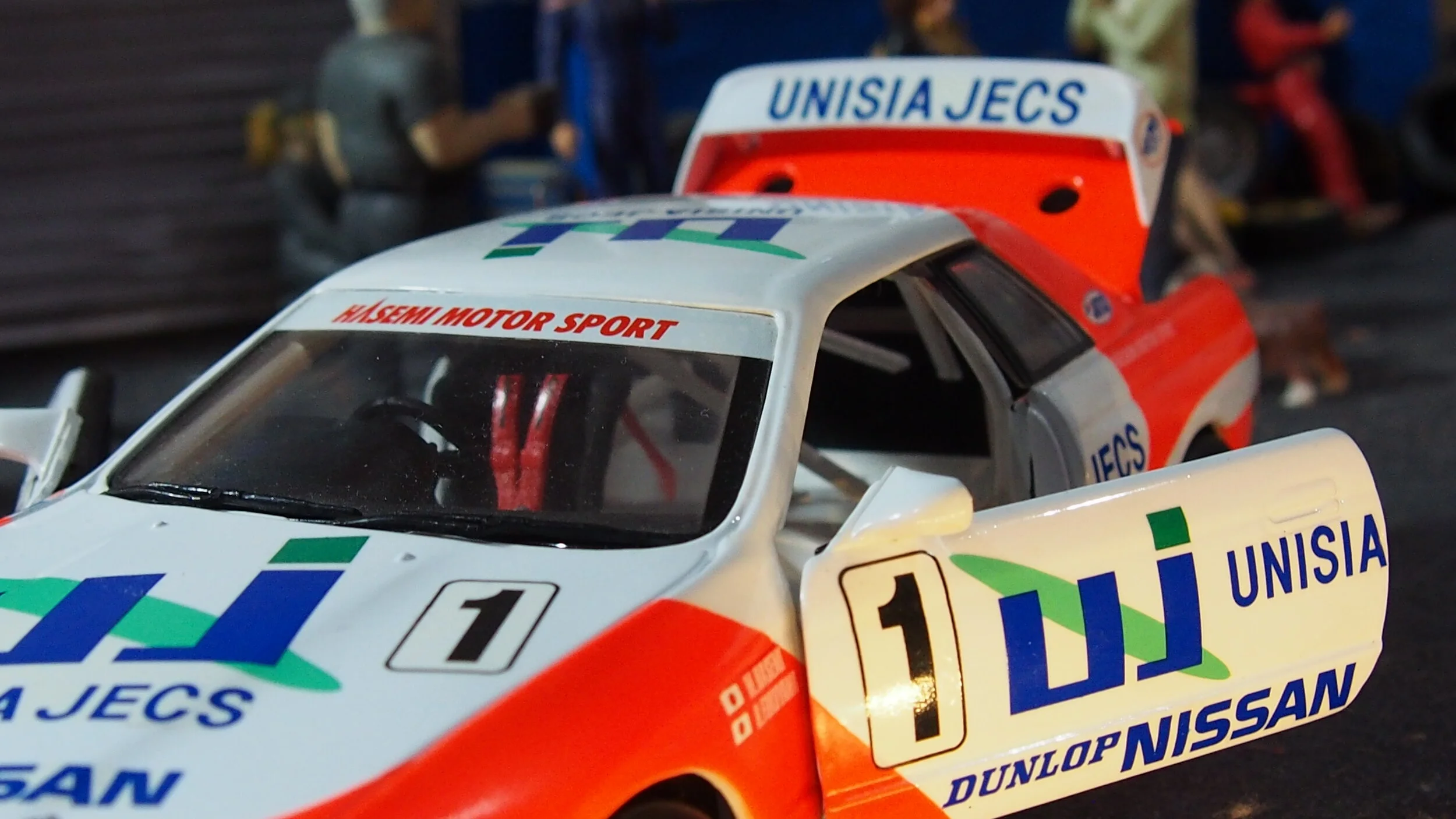 京商　1/18 UNISIA JECS SKYLINE Nissan skyline GT-R R32 #1 Unisia Jecs by Kyosho 1:18 scale