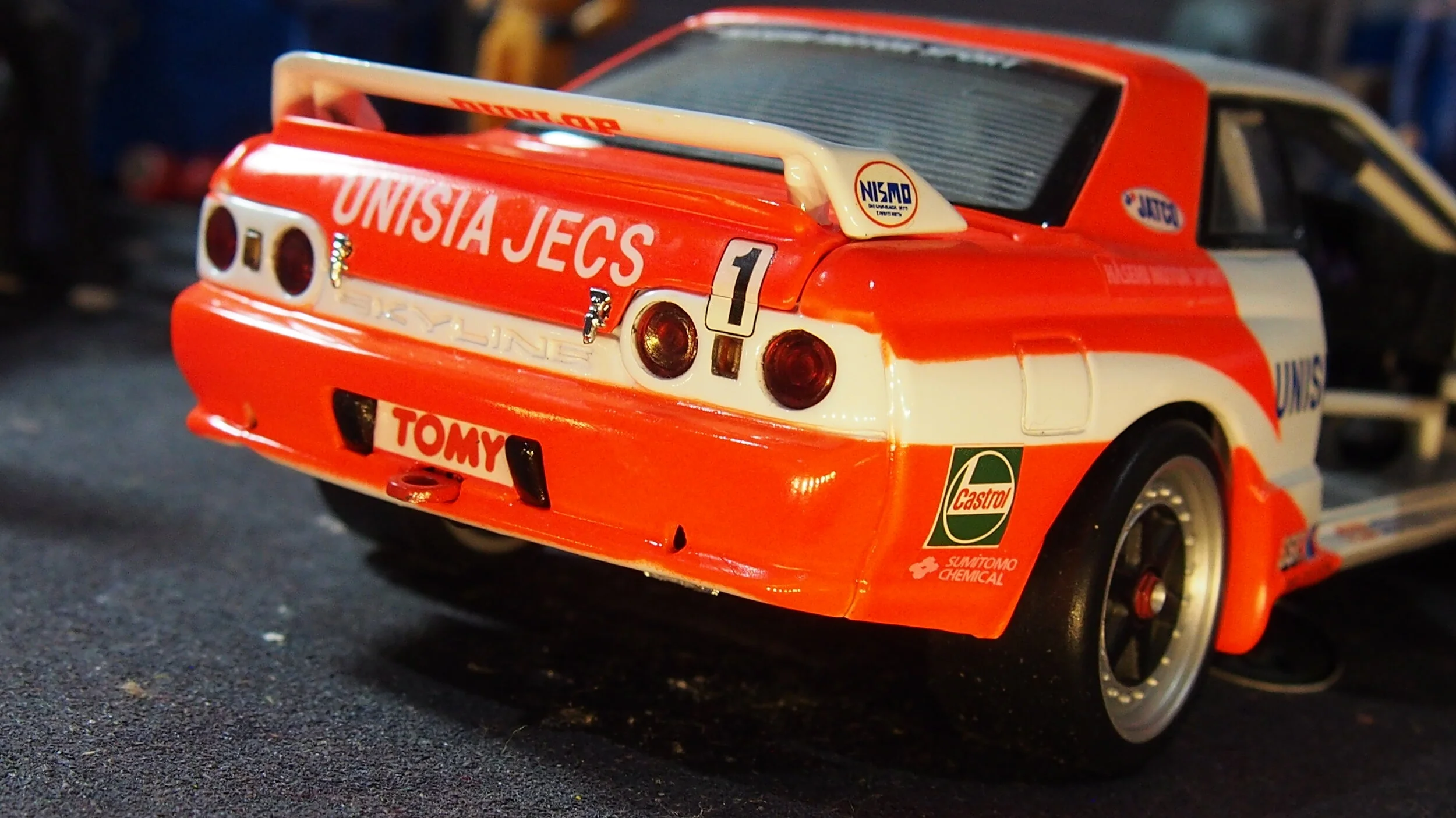 Nissan skyline GT-R R32 #1 Unisia Jecs by Kyosho 1:18 scale