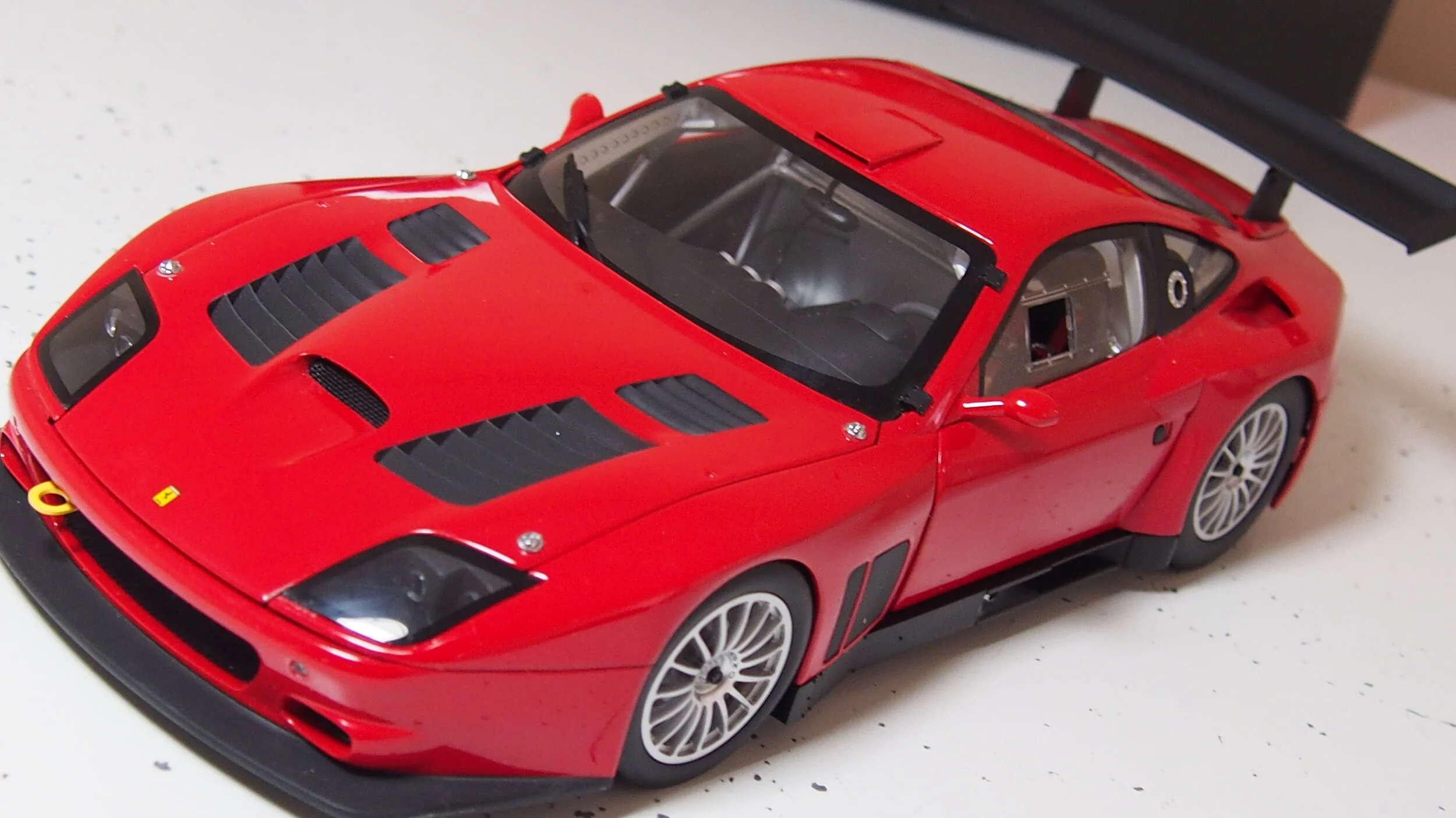 Ferrari 575GTC ラジコン New 1:18 Kyosho Model Car Ferrari 575 GTC Evoluzione Red