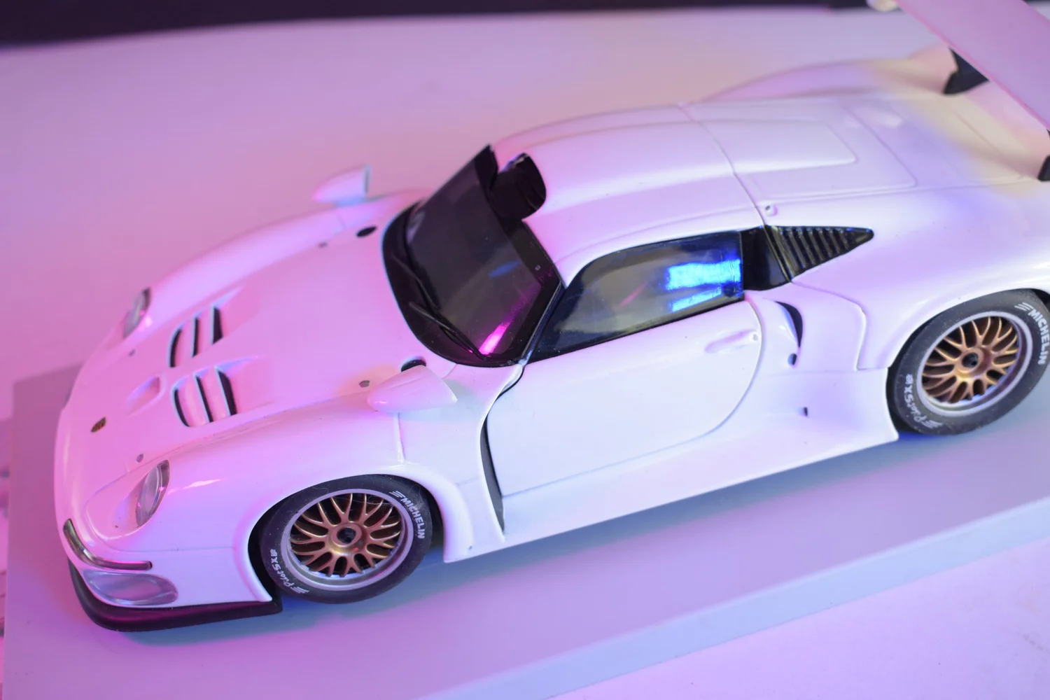 porsche 911 GT1 racing UT boxed, 1:18 scale variuos model — CS