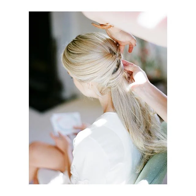 Wedding mornings with @bashplease and @paintedladiesforever
⋮
 #ishootfujifilm #Richardphotolab
⋮
⋮
#fuji400h #filmphotographer #engaged #contax645 #engagementphotographer
#sfweddingphotographer #filmisnotdead  #destinationwedding #thatsdarling #film