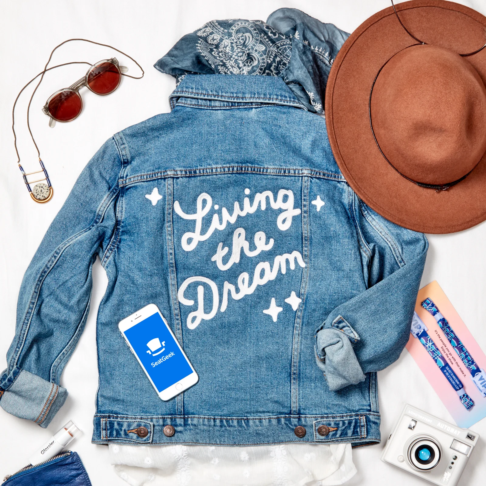Laydown_Instagram_Square_Teala.jpg