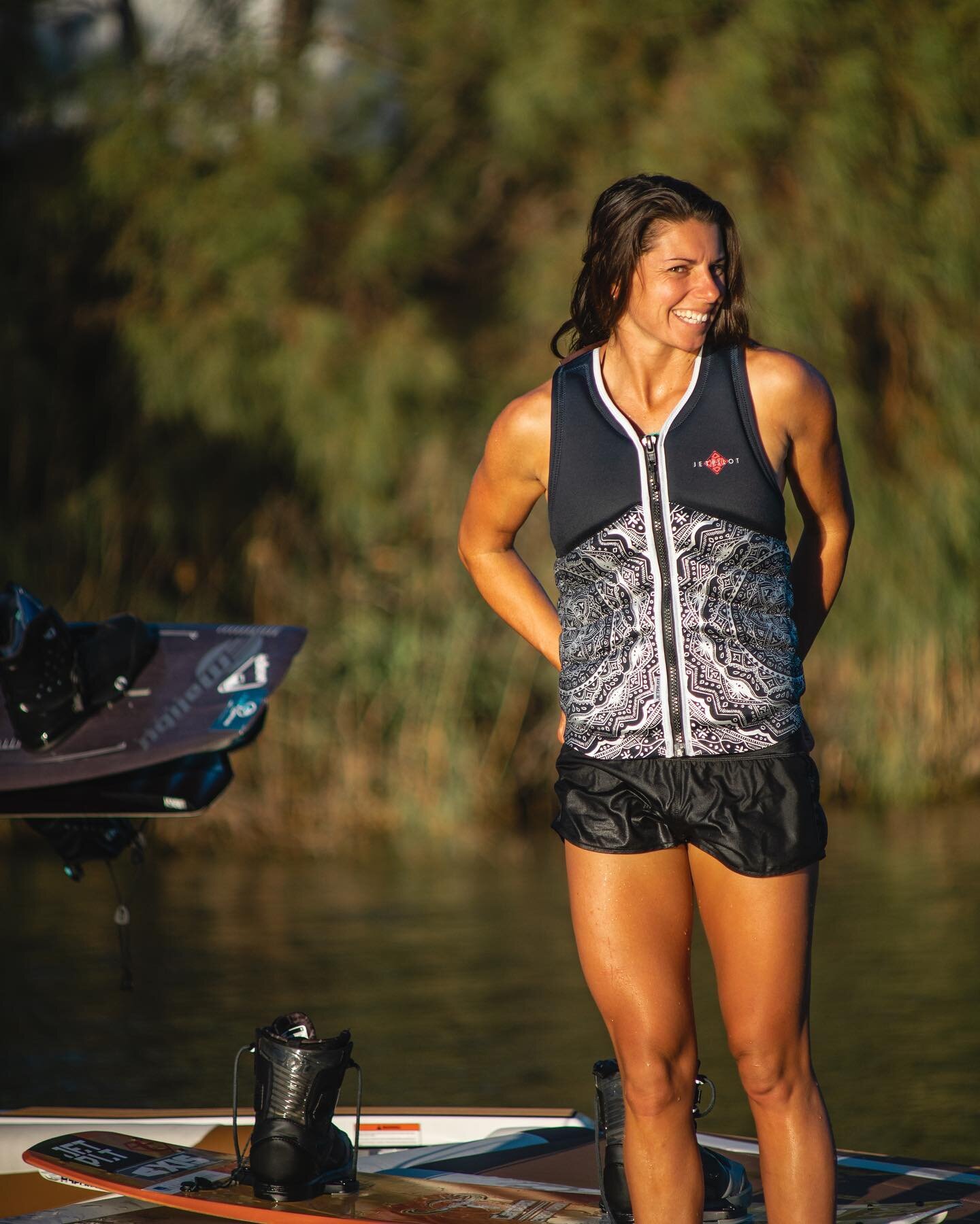 Christmas is almost here! Anyone getting new @jetpilotcompany gear ?? 😉 
Jetpilot.com.au 
📸 @thorryh 
&bull;
&bull;
#wakeboarding #wakeboard #photoshoot #pose #jetpilot #lifejacket #becgange #christmas #present #mandala #favourite