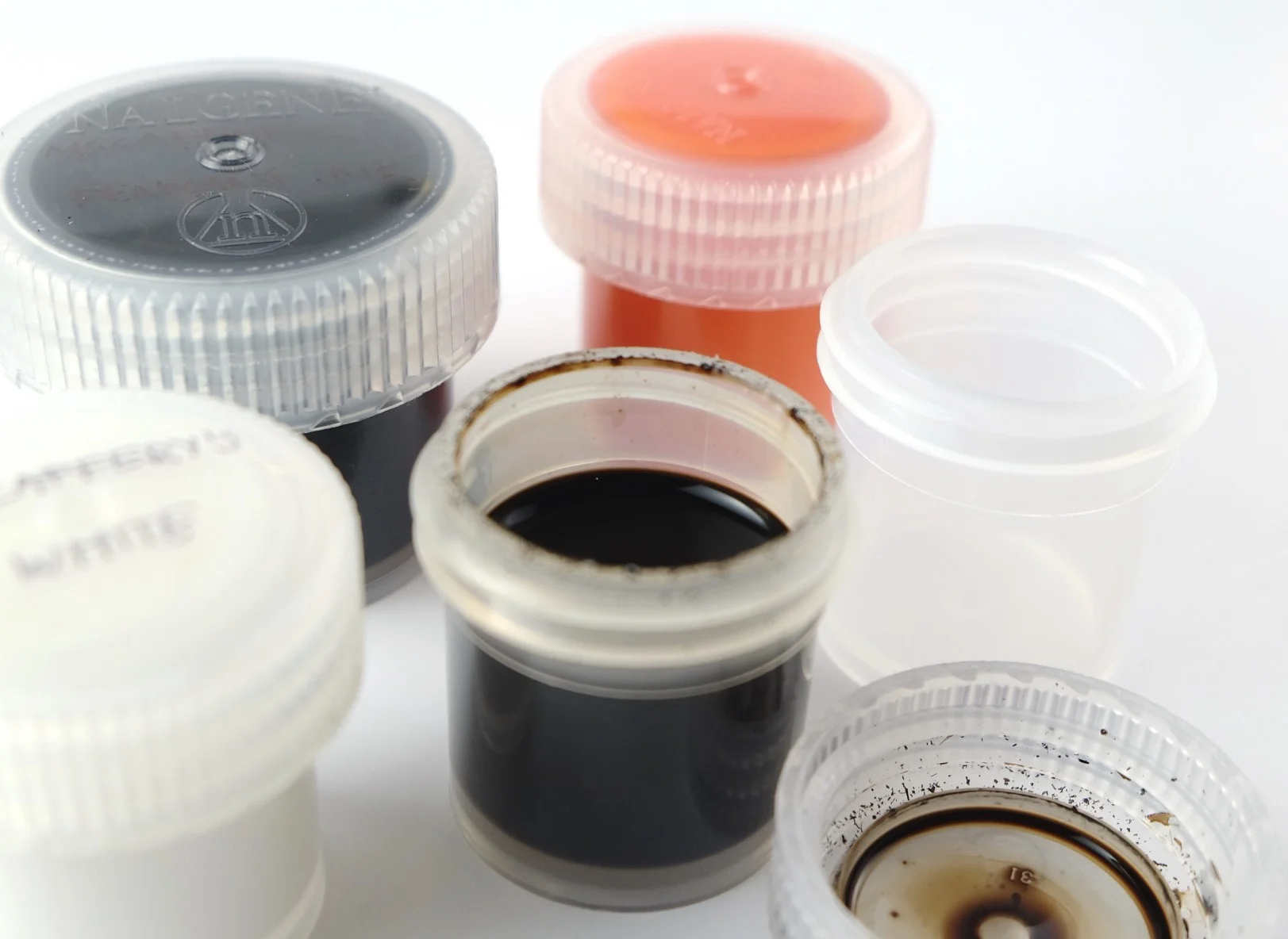 Nalene leak-proof jars. Perfect for the traveling calligrapher // www.chavelli.com