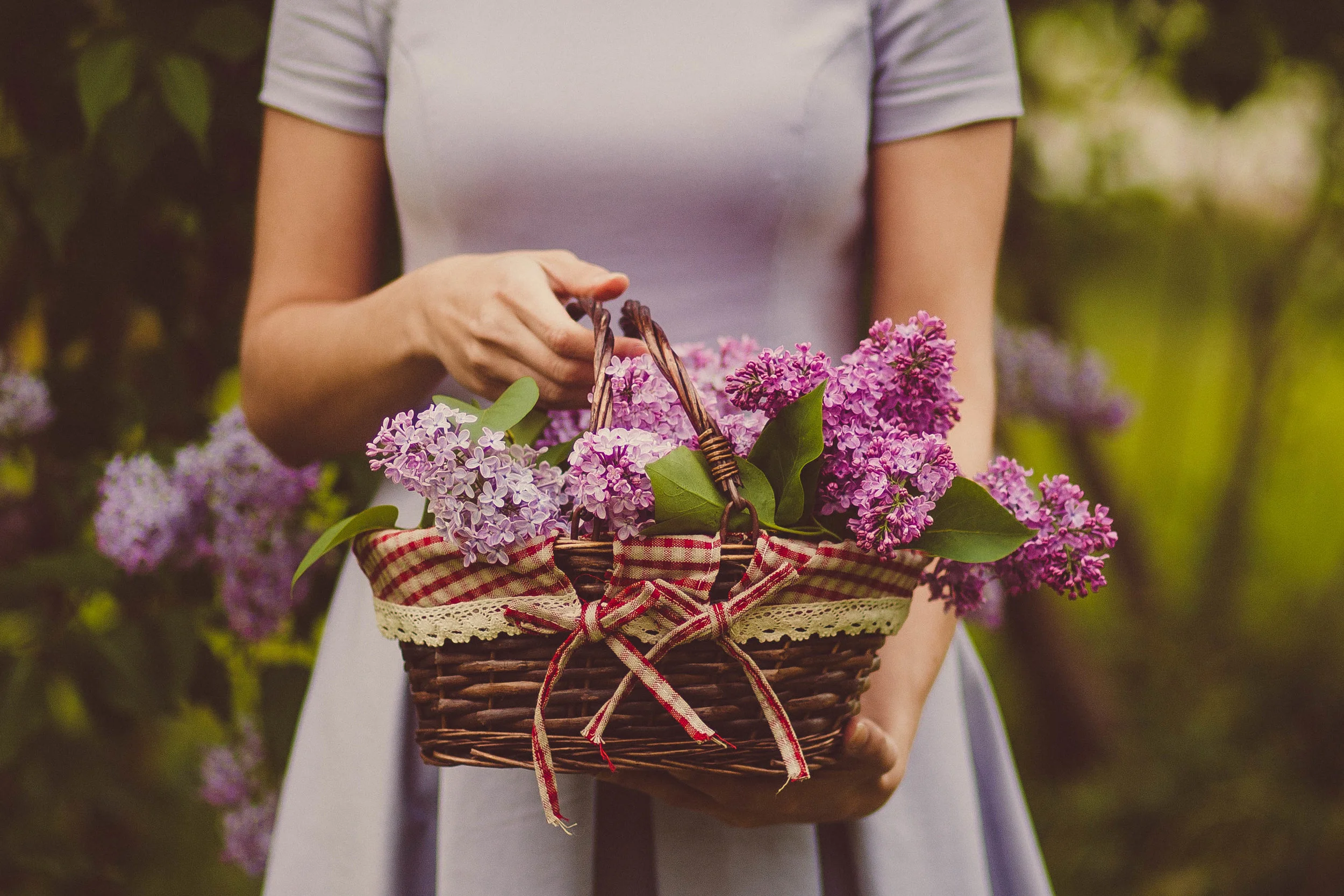 Gift Ideas for Your Mom and Mother-in-Law on Your Wedding Day