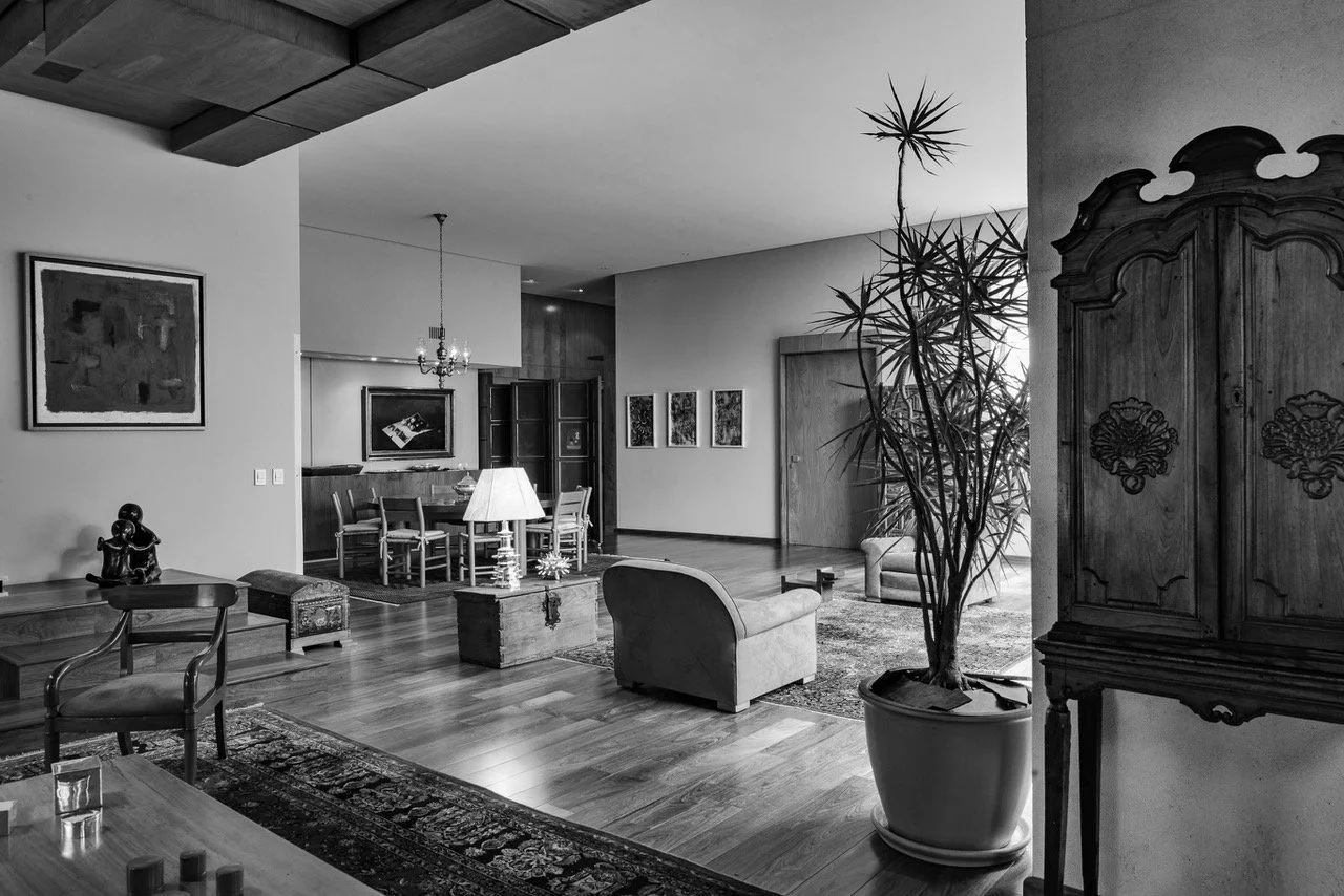 DSC_3338 gless bw.jpeg