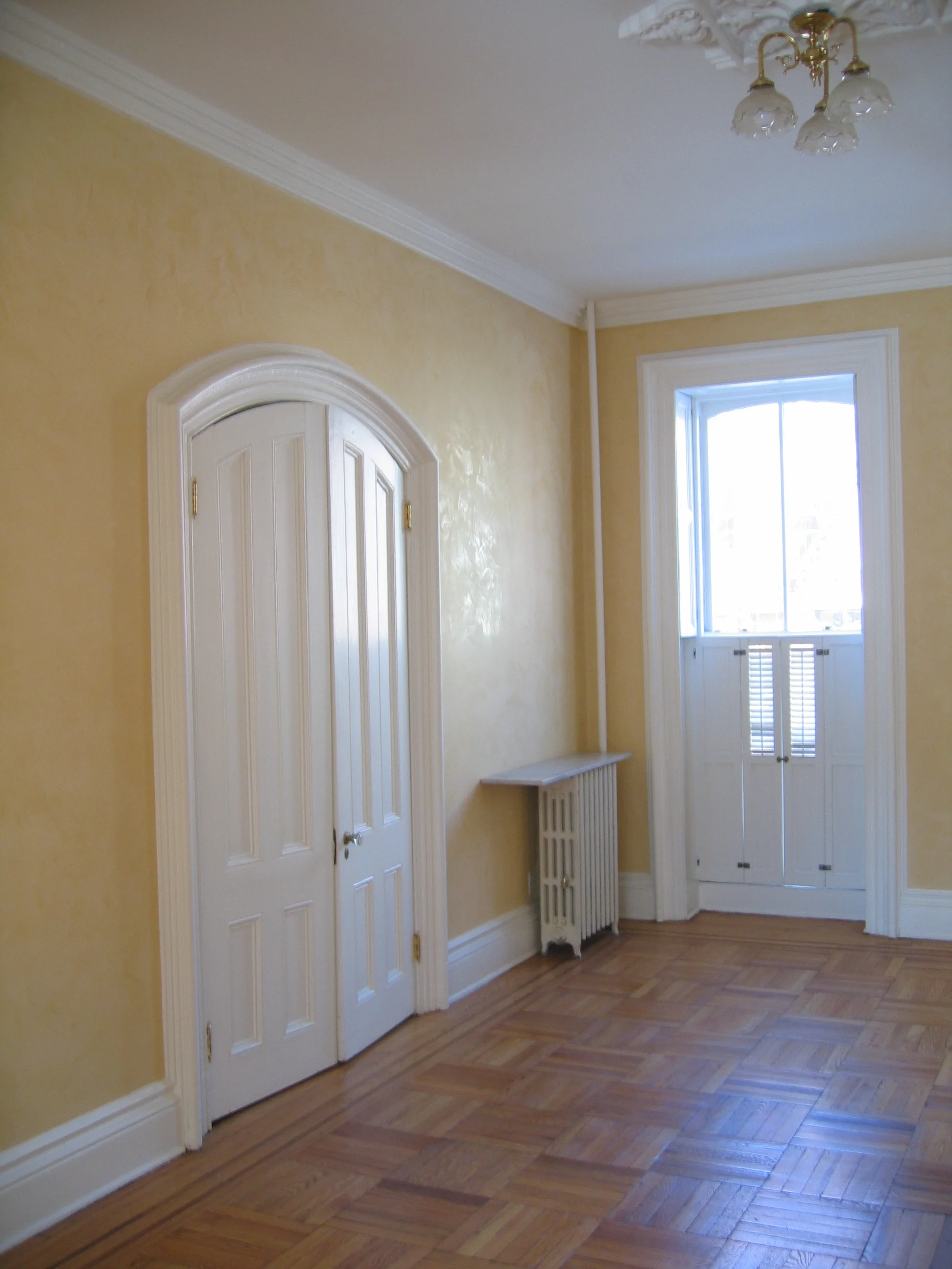  Venetian style plastered wall in Brooklyn brownstone    