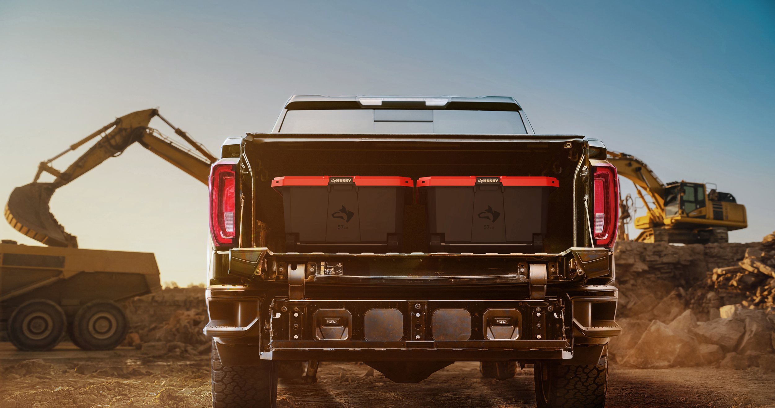 Showcase the efficient storage capabilities in a standard pickup truck