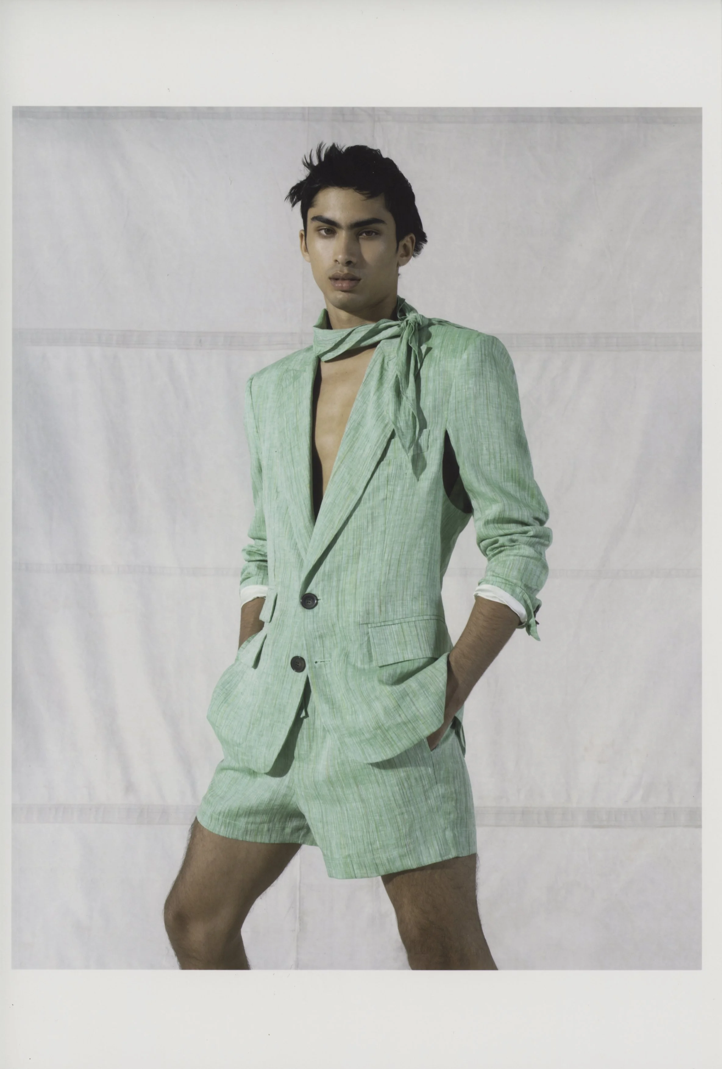 CB_SS23_Green_scarf.jpg