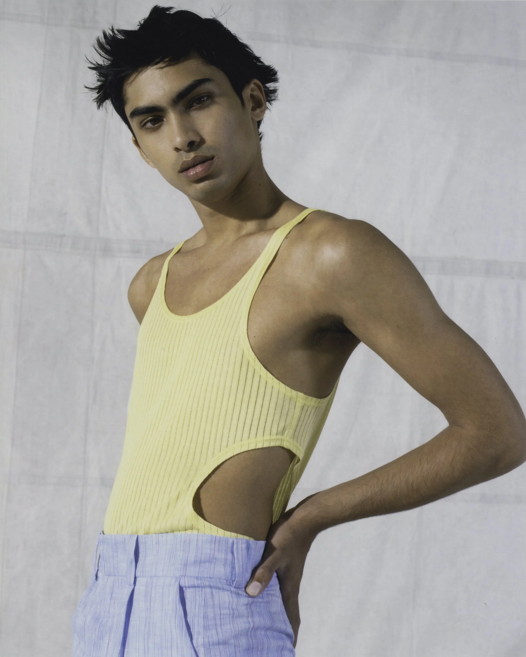CB_SS23_yellow_tanktop_side.jpg