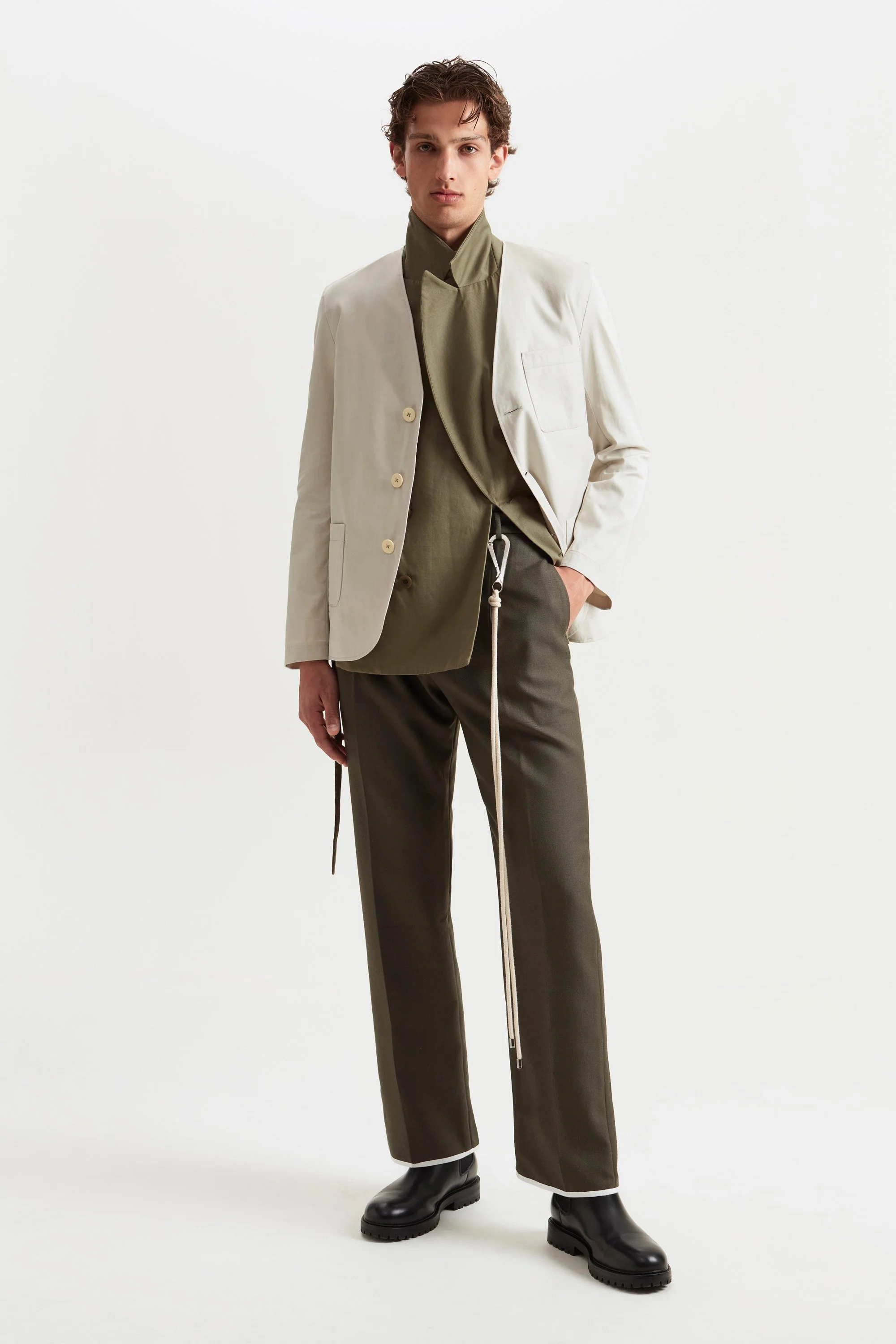 CARLOTA_BARRERA_FW23_Pleated_Trousers_with_Cord_3.jpg